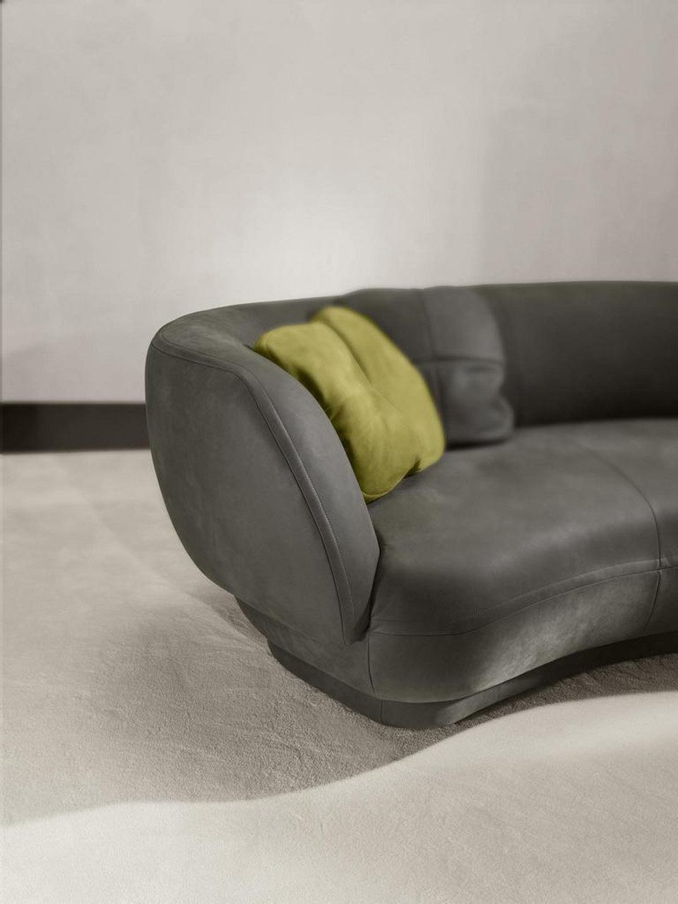 JVmoebel Sofa Rundsofa Eckcouch 6 Sitzer Couch Sofa Leder Luxus Möbel Rund, Made in Europa