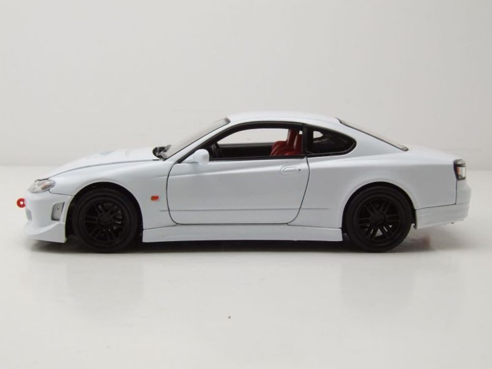 Welly Modellauto Nissan Silvia S-15 1999 weiß, Maßstab 1:24