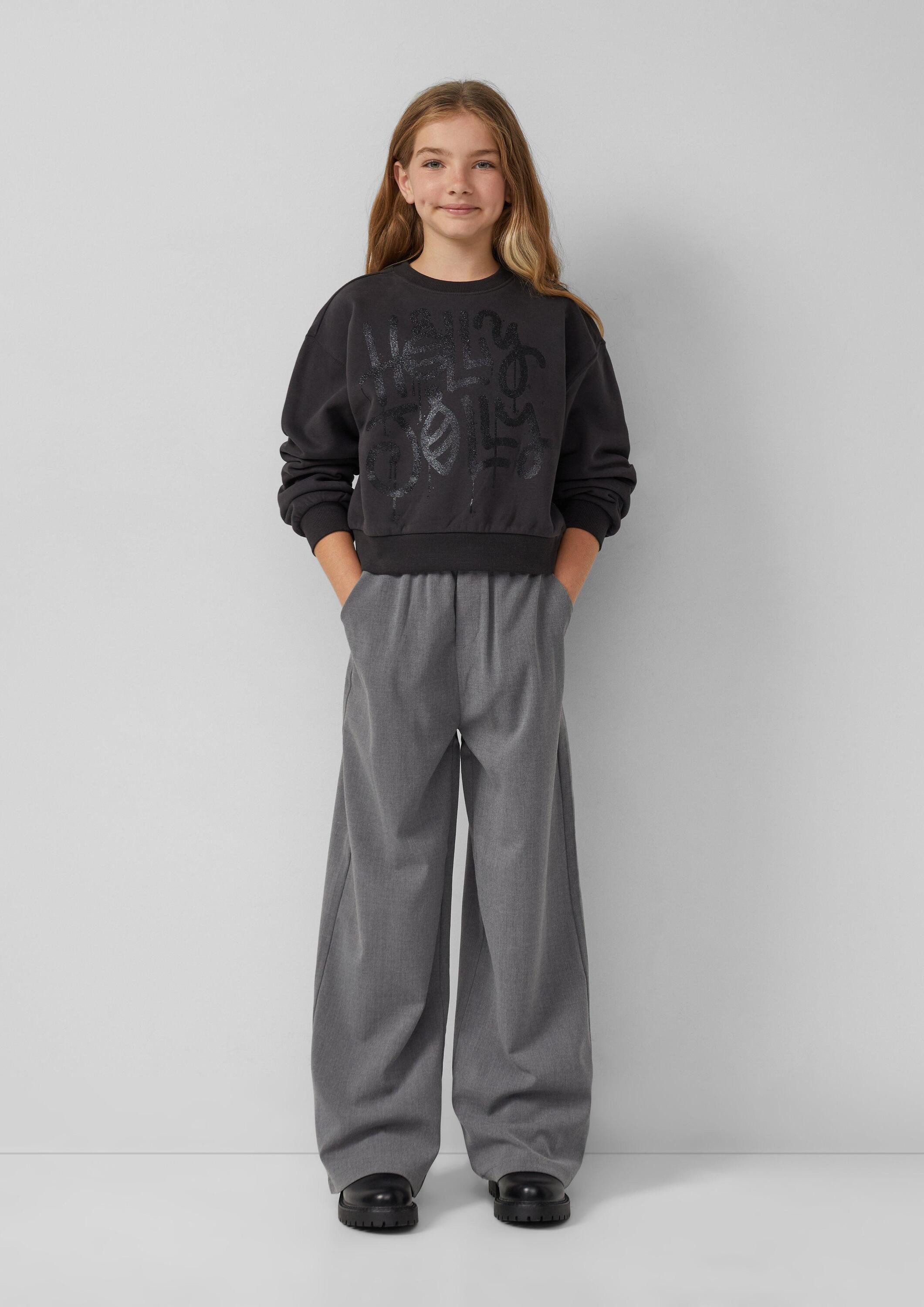 s.Oliver Sweatshirt Sweatshirt Kuscheliges Crop-Sweatshirt im Oversize Shape mit schimmerndem Print – Bild 3 von 5