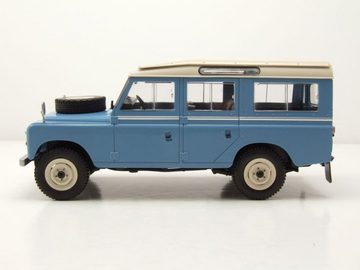 Whitebox Modellauto Land Rover 109 Serie III 1980 blau weiß Modellauto 1:24 Whitebox, Maßstab 1:24