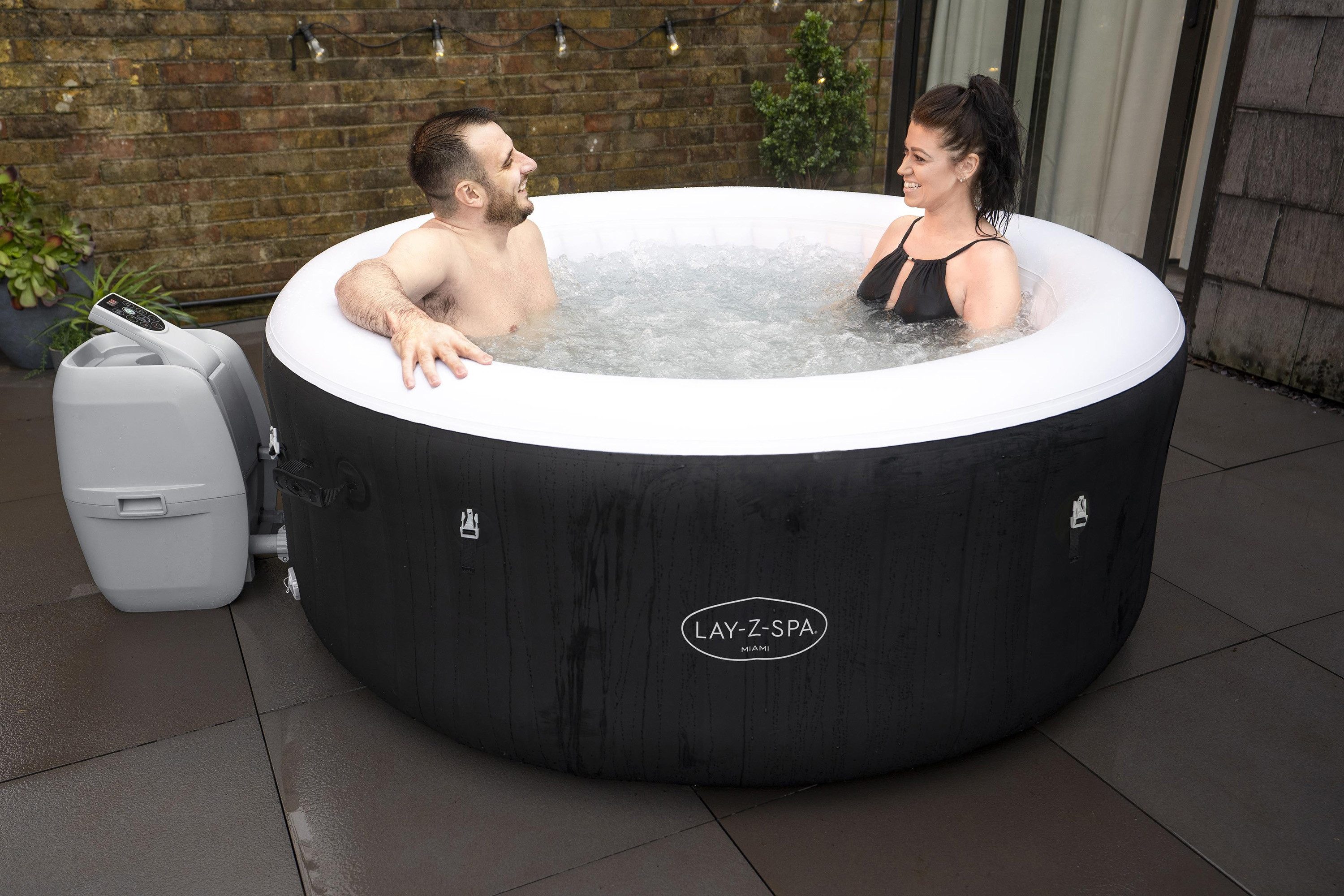 Bestway Whirlpool LAY-Z-SPA® Miami AirJet™, (Set, für max. 4 Personen), Ø 180 x 66 cm