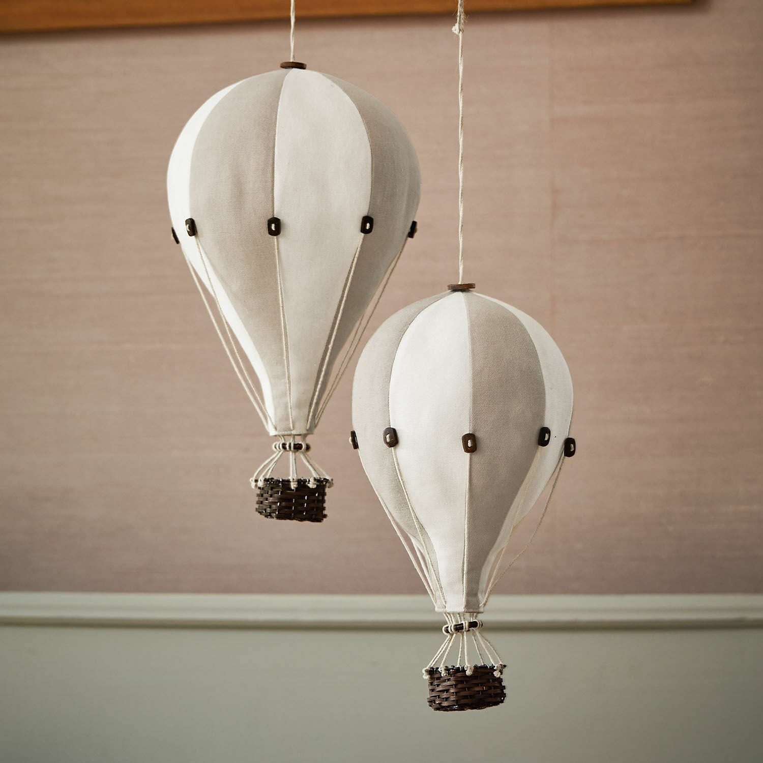 Mirabeau Wanddekoobjekt Deko-Heißluftballon 2er Set Merrybean creme/grau