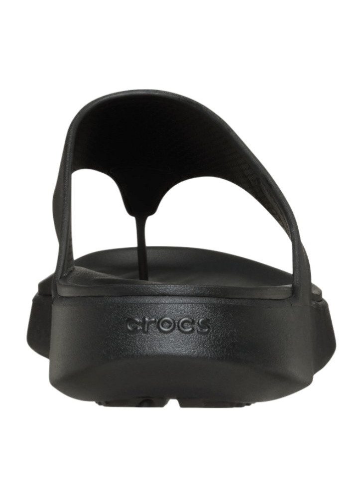 Crocs Zehensandale Getaway Triangle Flip schwarz - Damen Badeschuh