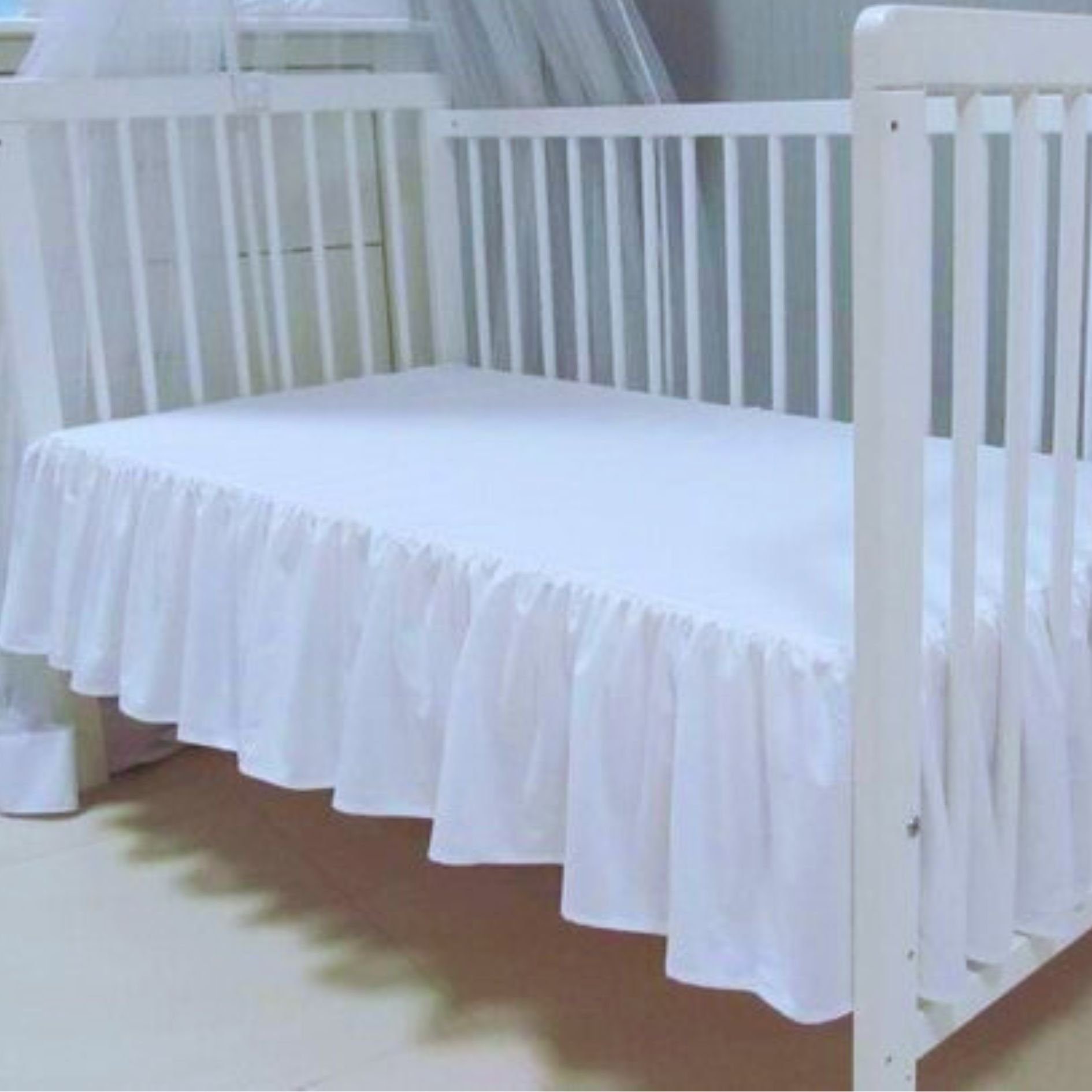 Betthusse Bettvolant Bettlaken für Babybett, Glatt, Einfarbig, Babymajawelt, Dekorativ, Reine Baumwolle, Made in EU weiß