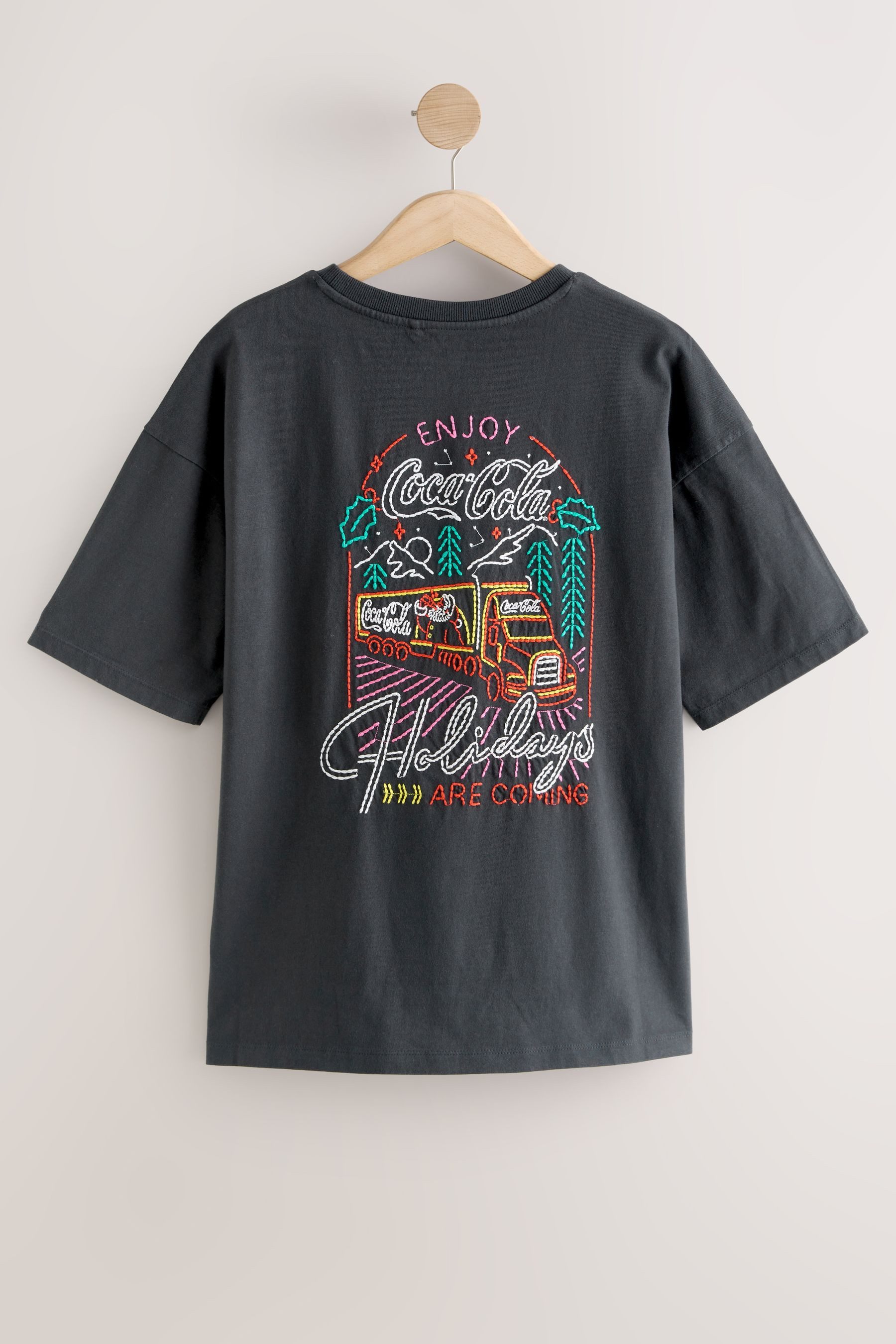 Next T-Shirt Coca Cola T-Shirt mit Grafikstickerei (1-tlg)