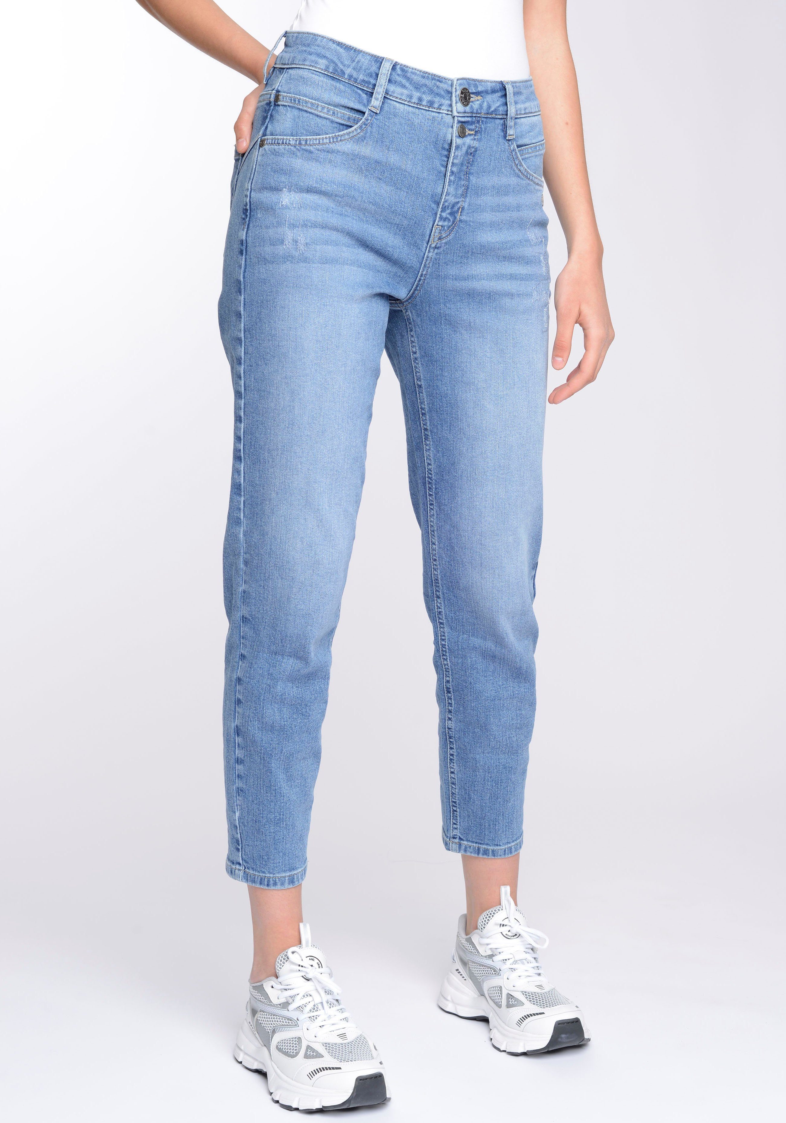 mit (blue used) 2-Knopf-Verschluss verkürzter 94ORA Vintage GANG Mom-Jeans Crush Beinlänge