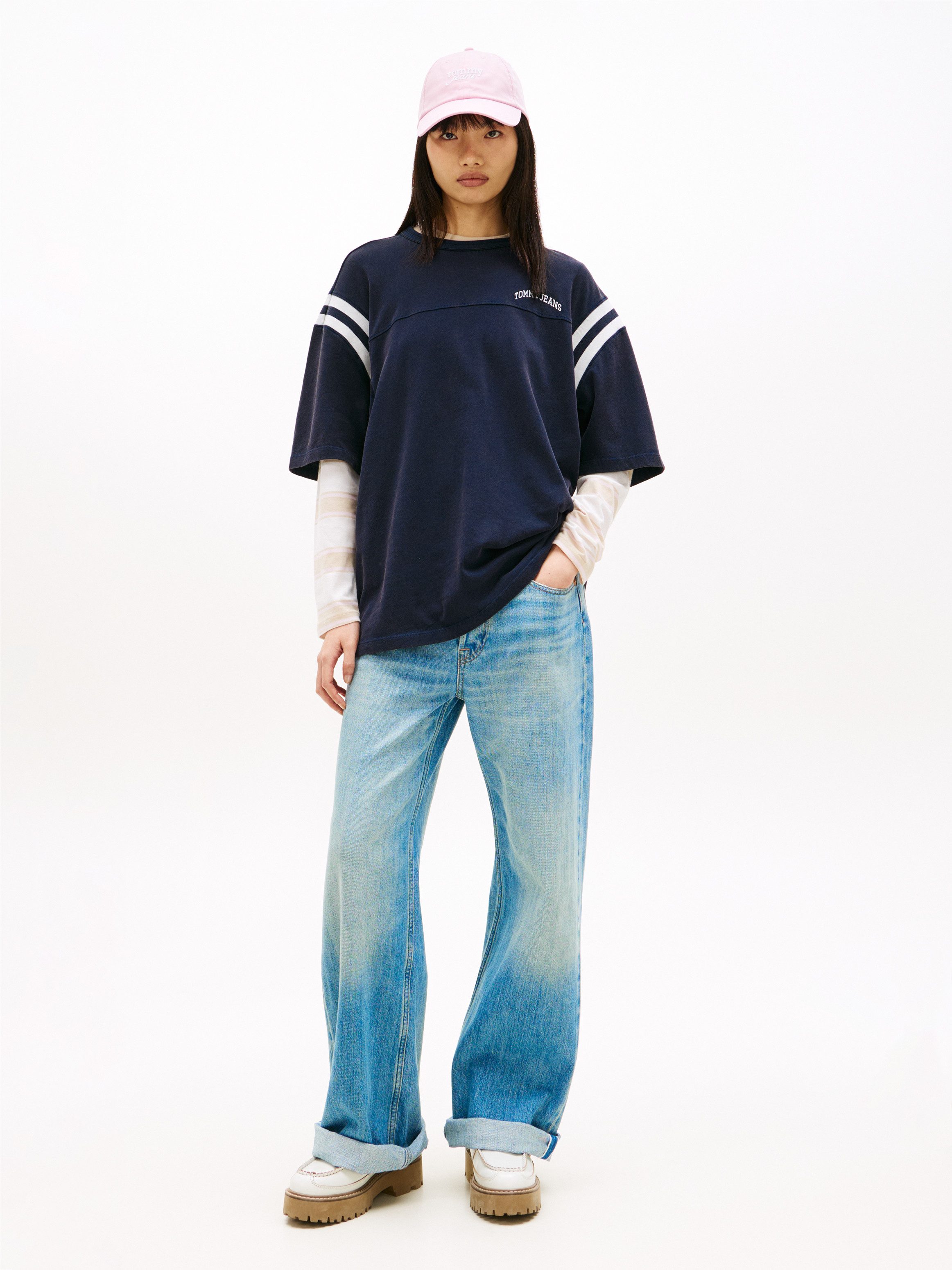 Tommy Jeans Kurzarmshirt TJW OVS VARSITY SS TEE