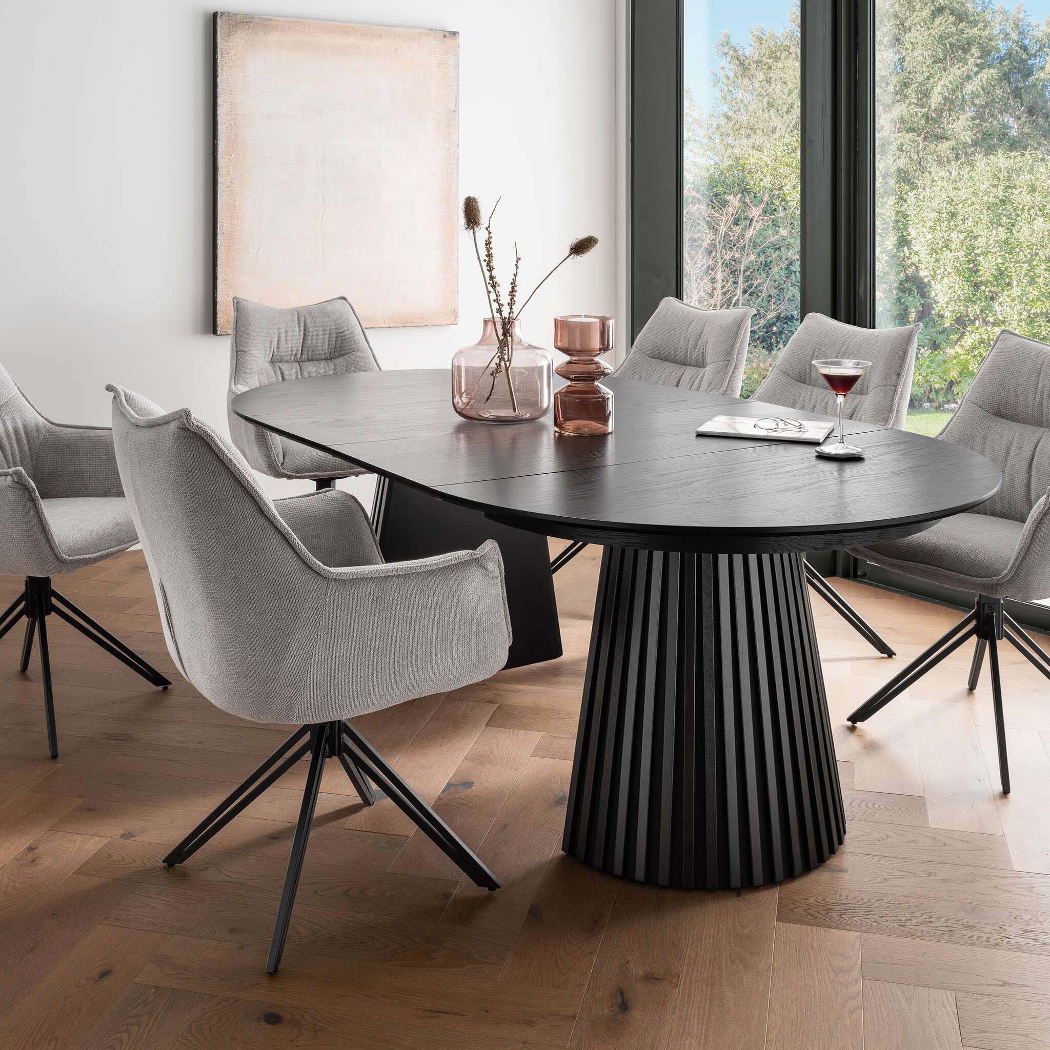 bene living Esszimmer-Set Diningtisch Andria und 6er Set Diningsessel Ginosa hellgrau, (7-teiliges Möbelset mit Esstisch und sechs Sesseln, 7-St., Möbelset, bestehend aus ausziehbarem Esstisch und sechs Sesseln), drehbare Polstersessel & großer Esstisch aus FSC®-Eichenholz