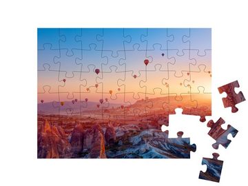 puzzleYOU Puzzle Heißluftballon über dem spektakulären Kappadokien, 48 Puzzleteile, puzzleYOU-Kollektionen