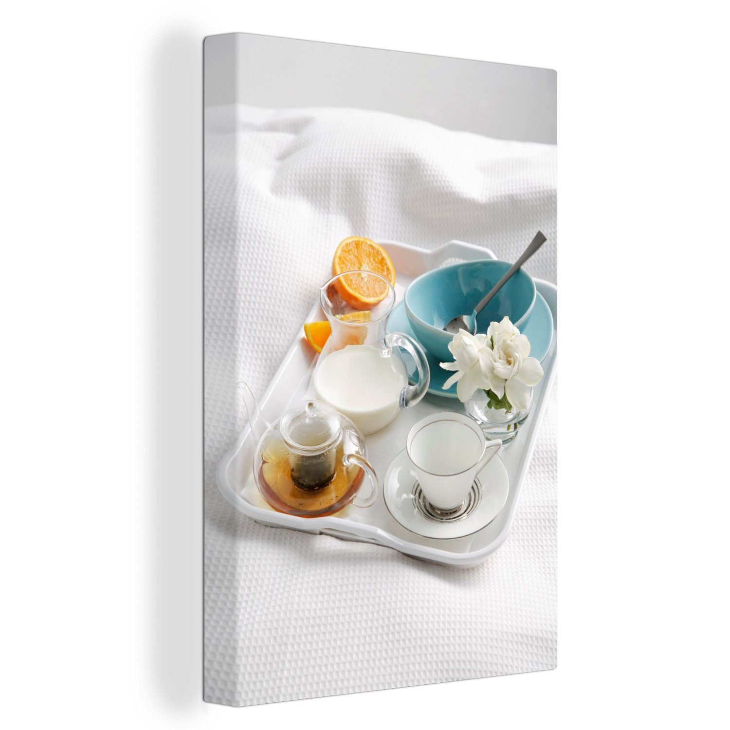 OneMillionCanvasses® Leinwandbild Frühstück im Bett mit Tee und weißen Blumen, (1 St), Leinwandbild fertig bespannt inkl. Zackenaufhänger, Gemälde, 20x30 cm