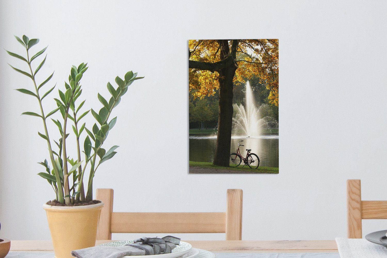 im (1 Zackenaufhänger, Fahrrads St), Silhouette cm Gemälde, vor einem Springbrunnen eines inkl. bespannt in, 20x30 OneMillionCanvasses® Vondelpark fertig Leinwandbild Leinwandbild