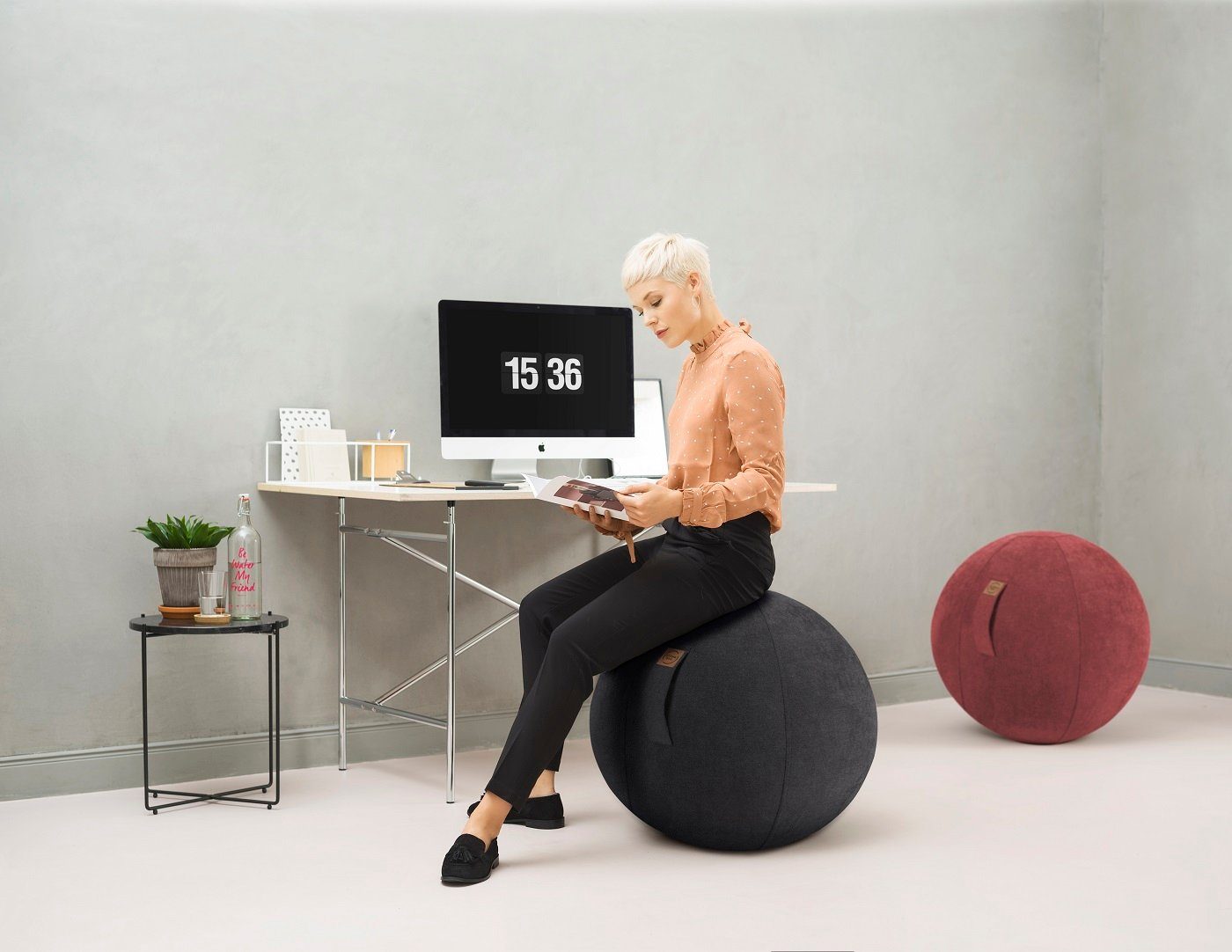 Magma Heimtex Sitzball Alfa Velour Größe 65 cm Ø Sitzmöbel Wohnaccessoire mit Griff (1-St), mit Griff