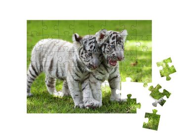 puzzleYOU Puzzle Zwei weiße Tiegerbabys, 48 Puzzleteile, puzzleYOU-Kollektionen Tiere, Tiger, Tiere in Savanne & Wüste