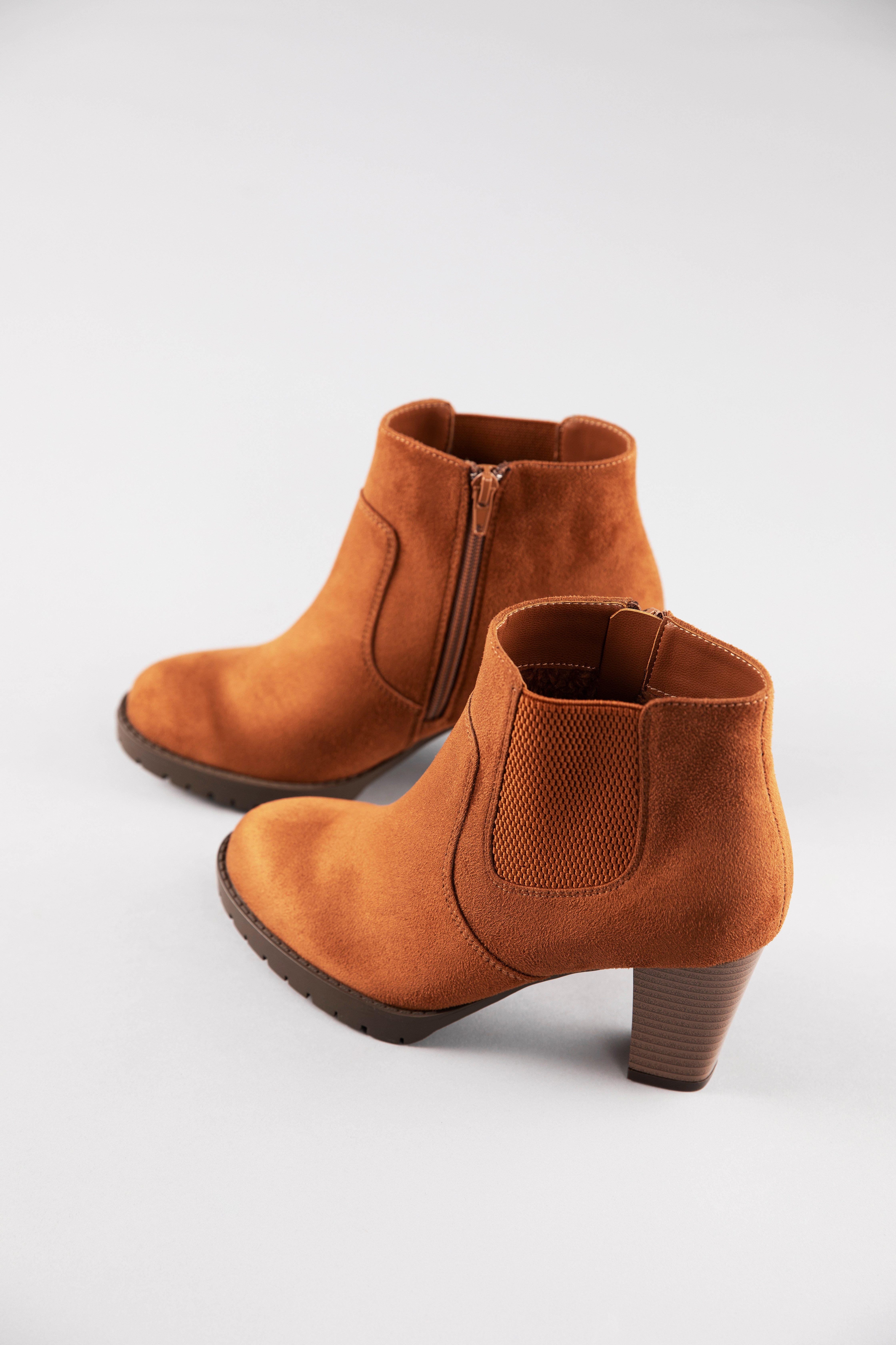 Aniston SHOES Stiefelette Ankleboots mit seitlichem Stretcheinsatz