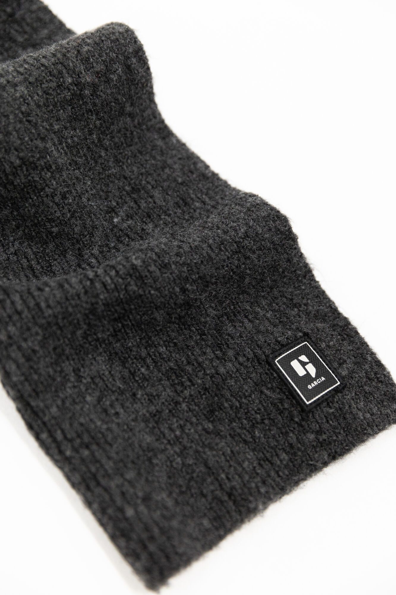 Garcia Bermudas U41131_men`s scarf