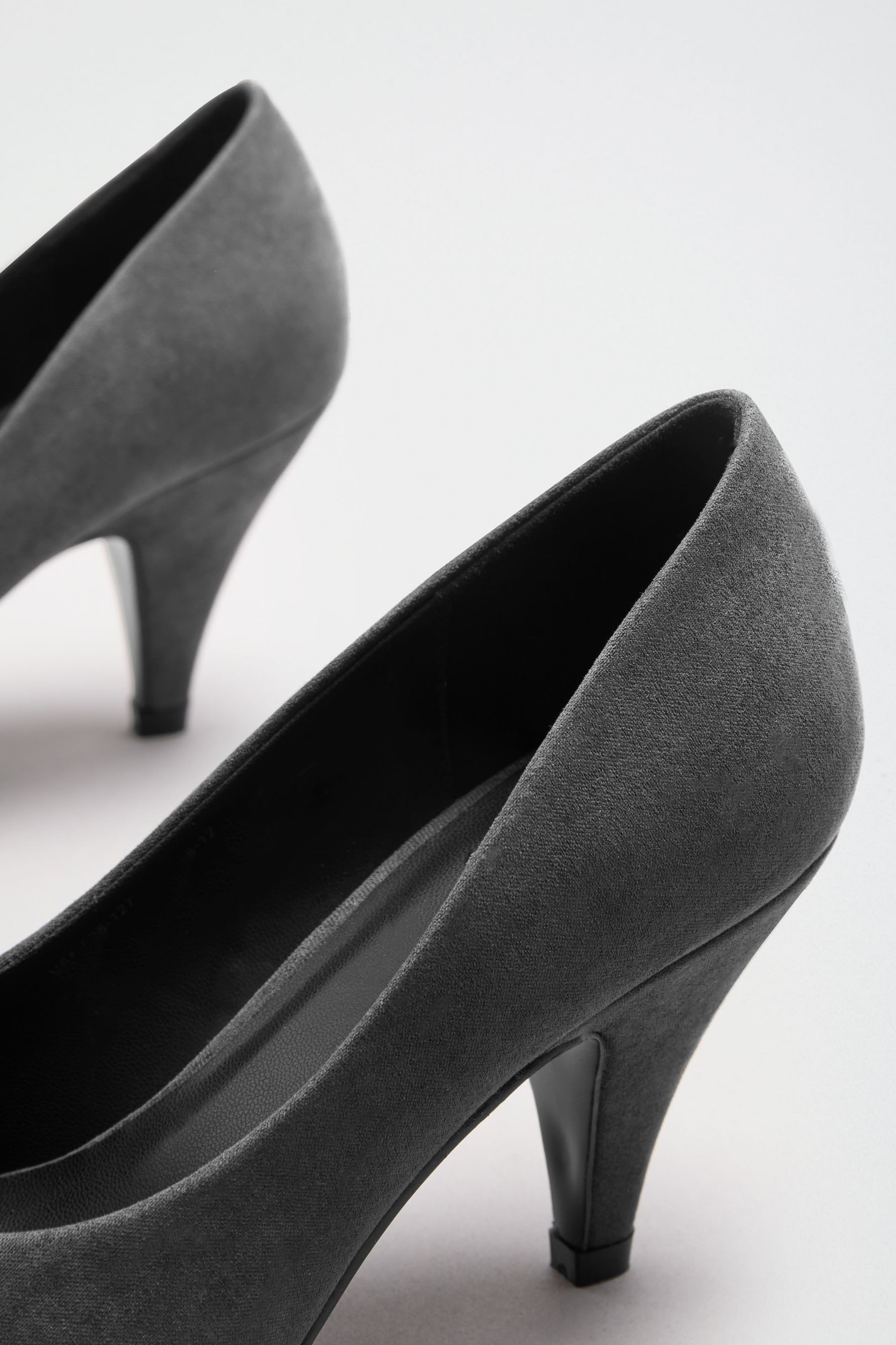 Friends Like These Friends Like These Pumps aus Kunstveloursleder Pumps (1-tlg)