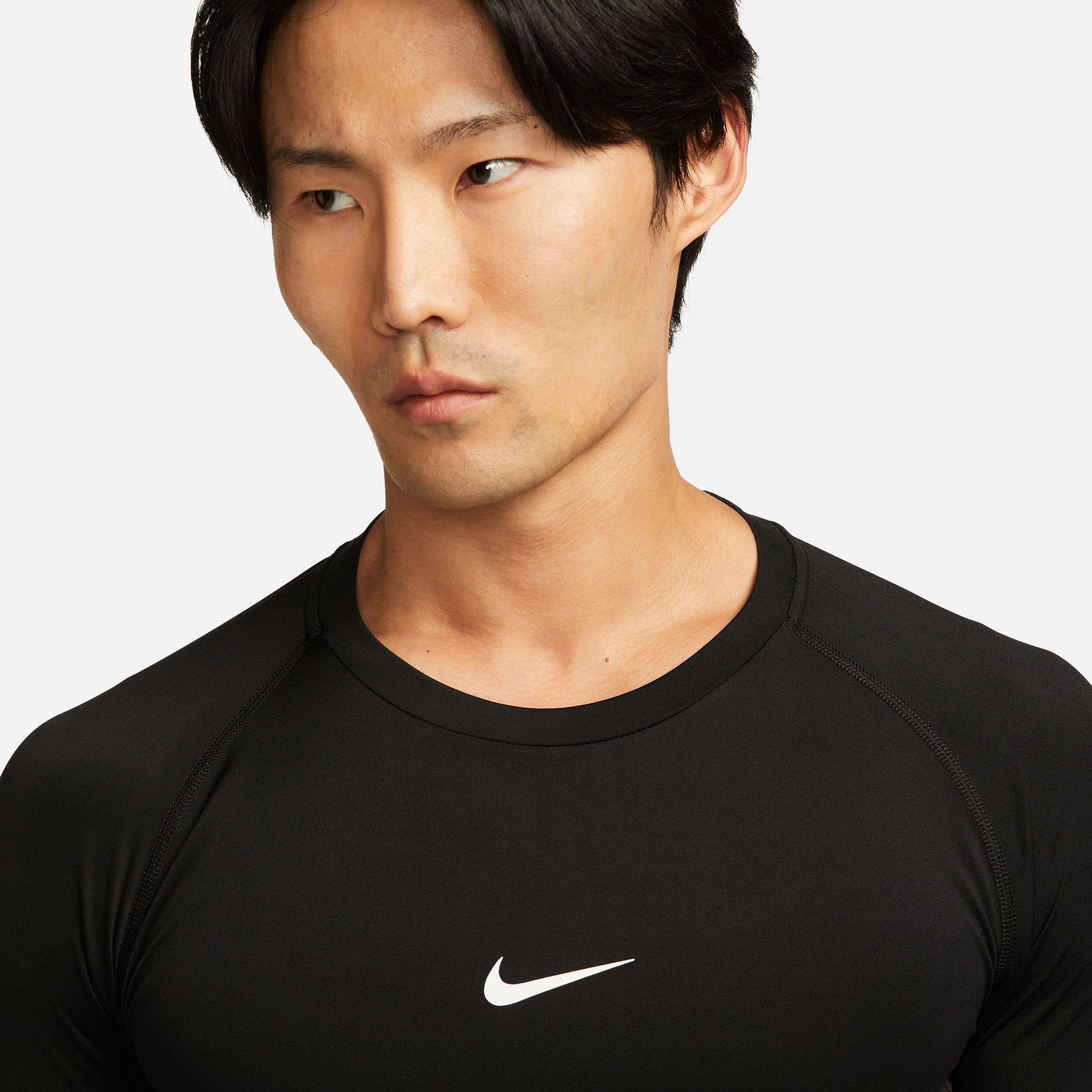 Nike Trainingsshirt PRO DRI-FIT MEN'S LONG-SLEEVE TOP schmale Passform, atmungsaktiv, schnell trocknend