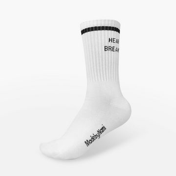 Made by Nami Socken Crew Socks 2-er Set aus Baumwolle, Herren & Damen (Set, 2 Paar) Weiße Retro Tennis Socken mit Sprüchen, Atmungsaktiv