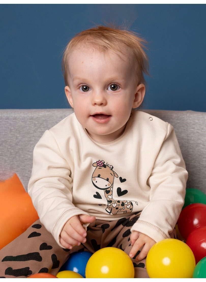 Trigema Sweatshirt TRIGEMA Baby Sweatshirt mit süßem Giraffen Printmotiv