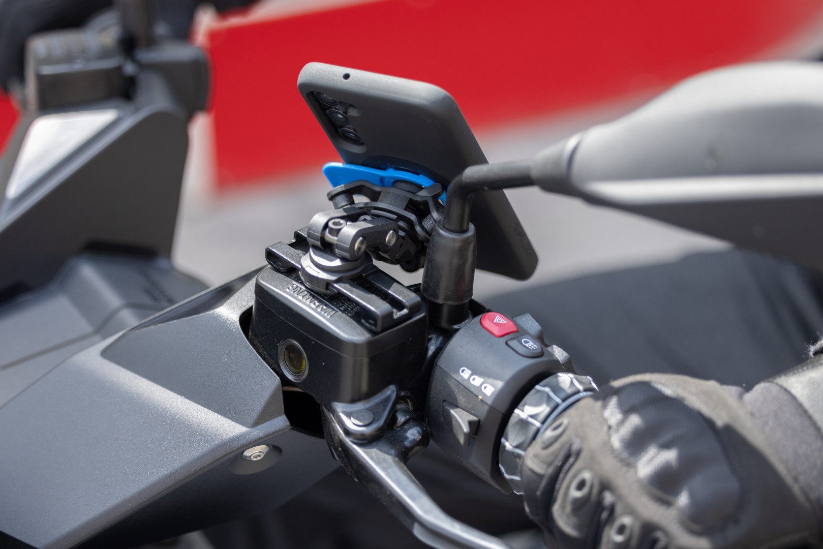 Quad Lock Handy-Halterung QUAD LOCK Motorrad Bremsflüssigkeitbehälter befestigung Handy Halter