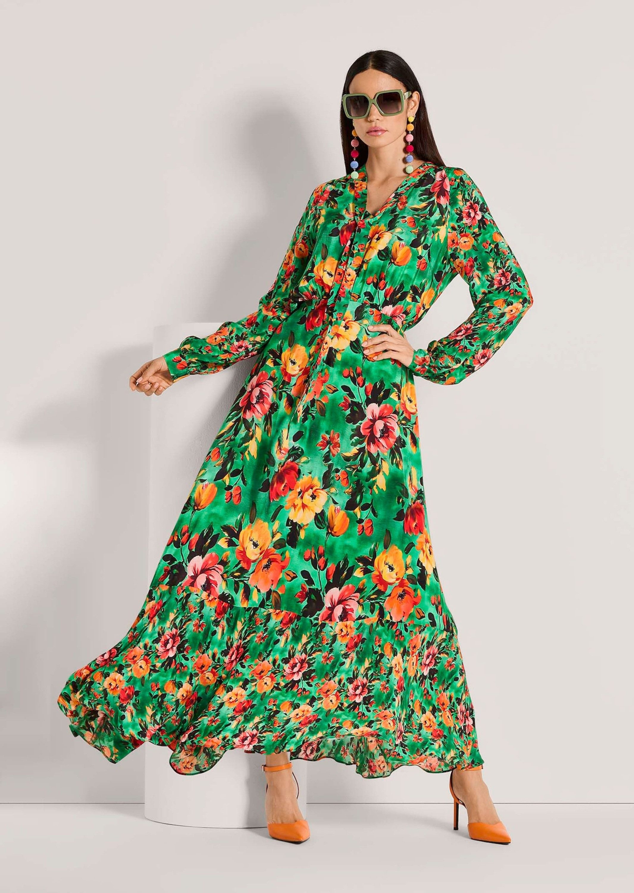 MADELEINE Maxikleid Stretchkleid mit Blumenmuster Maxikleid mit V-Ausschnitt, Bindeband und Langarm