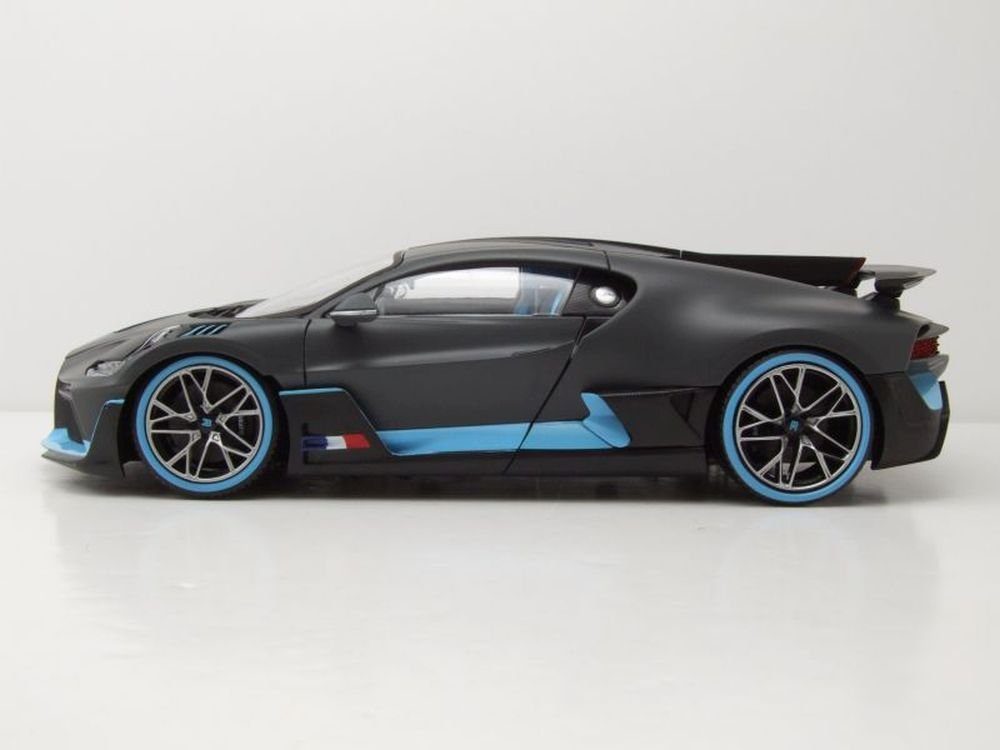 Bburago Modellauto Bugatti Divo 2018 matt grau hellblau, Maßstab 1:18