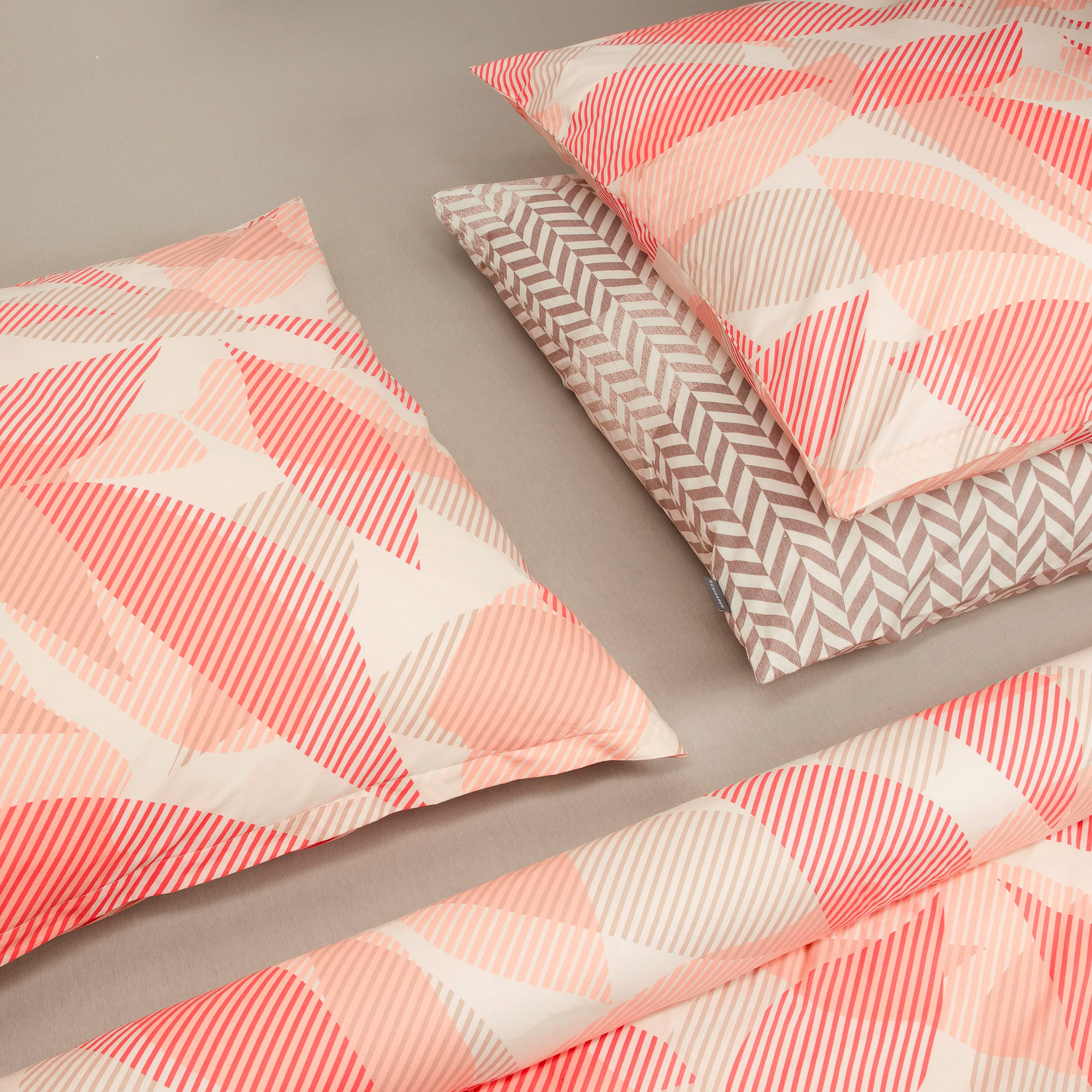 Schiesser Bettwäsche Maribel aus weicher Baumwolle mit unaufgeregtem Fischgrätmuster, Renforcé, 2 teilig, MADE IN GREEN by OEKO-TEX®