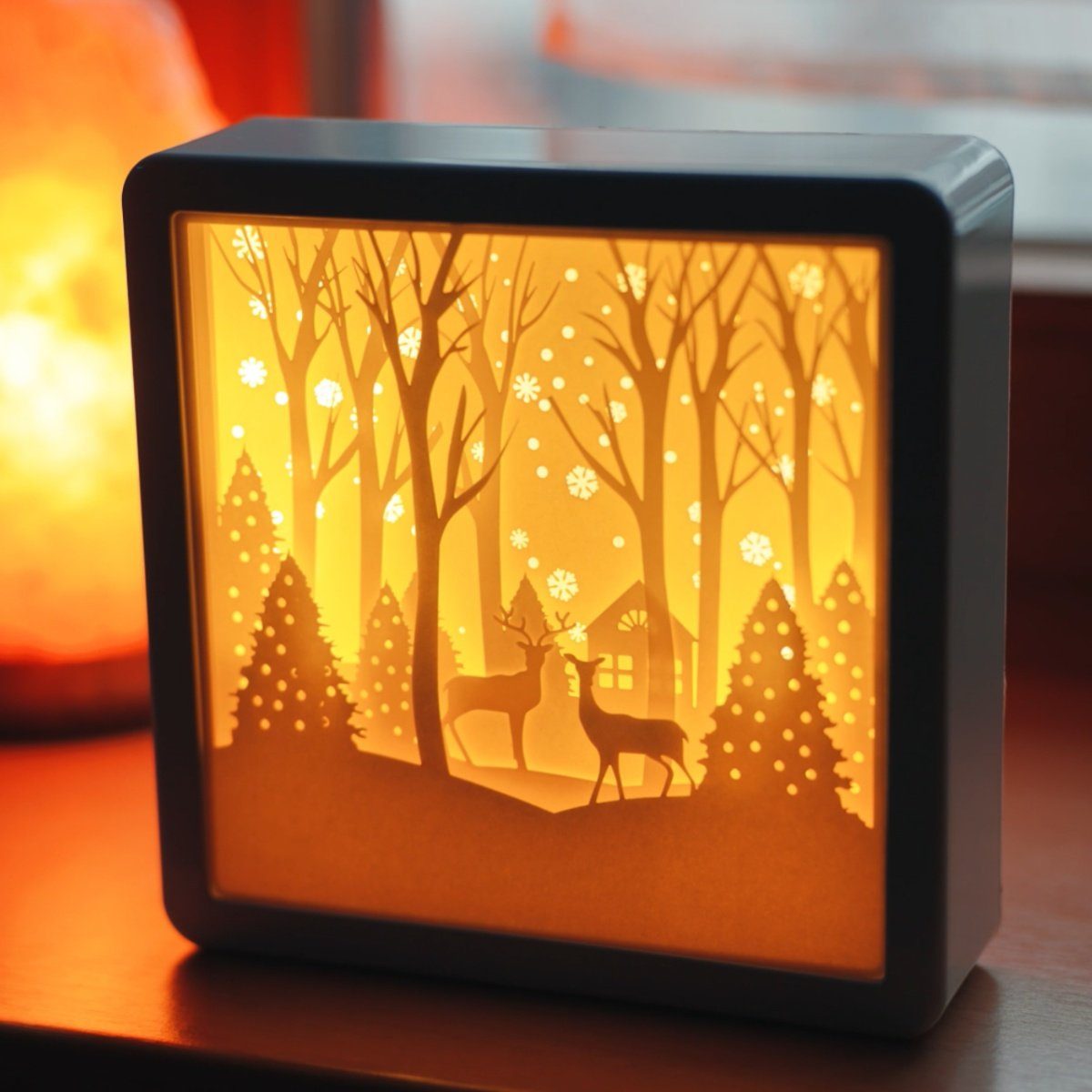 CiM LED Lichtbox 3D Papercut 16x5x16cm, SQUARE- kabellose Snowy Woodland, fest Dekoration Warmweiß, Shadowbox, Nachtlicht, Wohnaccessoire, integriert, LED