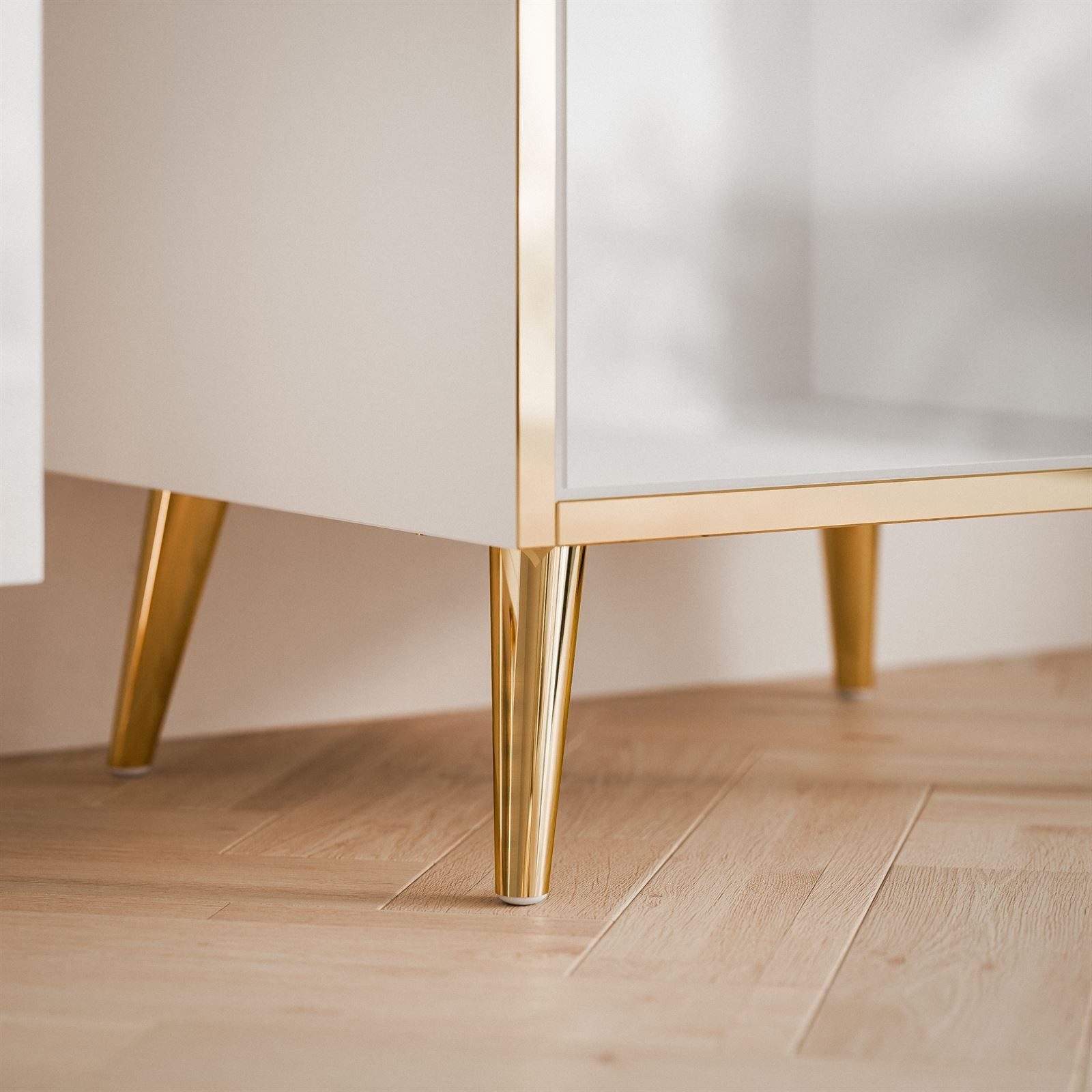 ALLHOUSE24 Wohnzimmer-Set Möbelset PEONY GOLD mit LED weiß Hochglanz Glasvitrine TV Schrank, (1x TV Schrank, 2 x Vitrinen), Fronten in Hochglanz, LED Beleuchtun – Bild 4 von 5