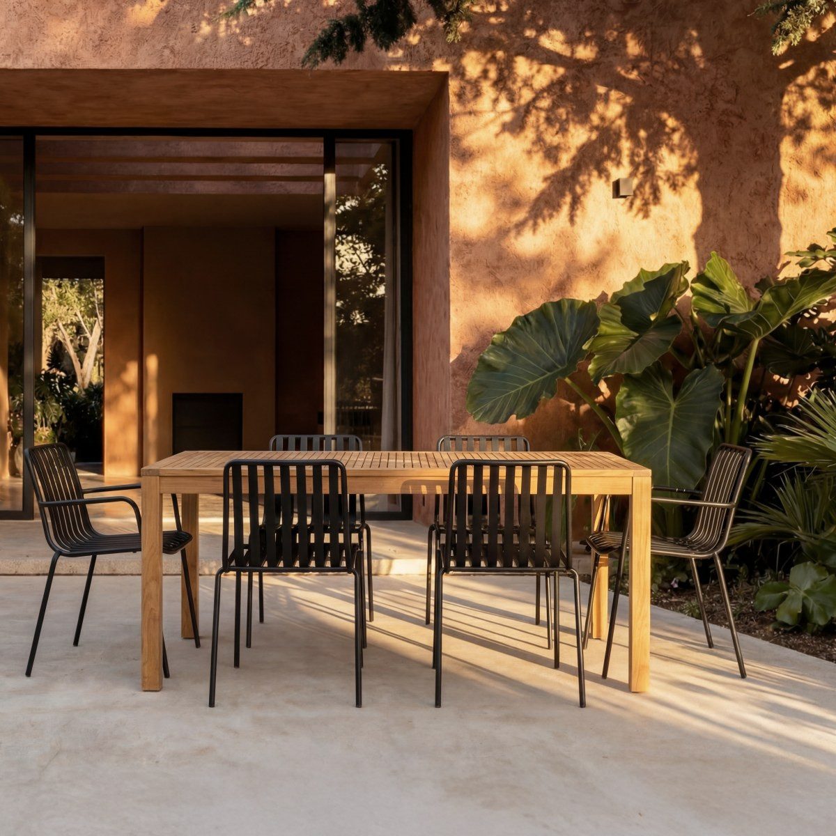 Tikamoon Garten-Essgruppe Teo - Gartenmöbel Set aus massivem Teak und schwarzem Metall 6 Plätze, (1-tlg)