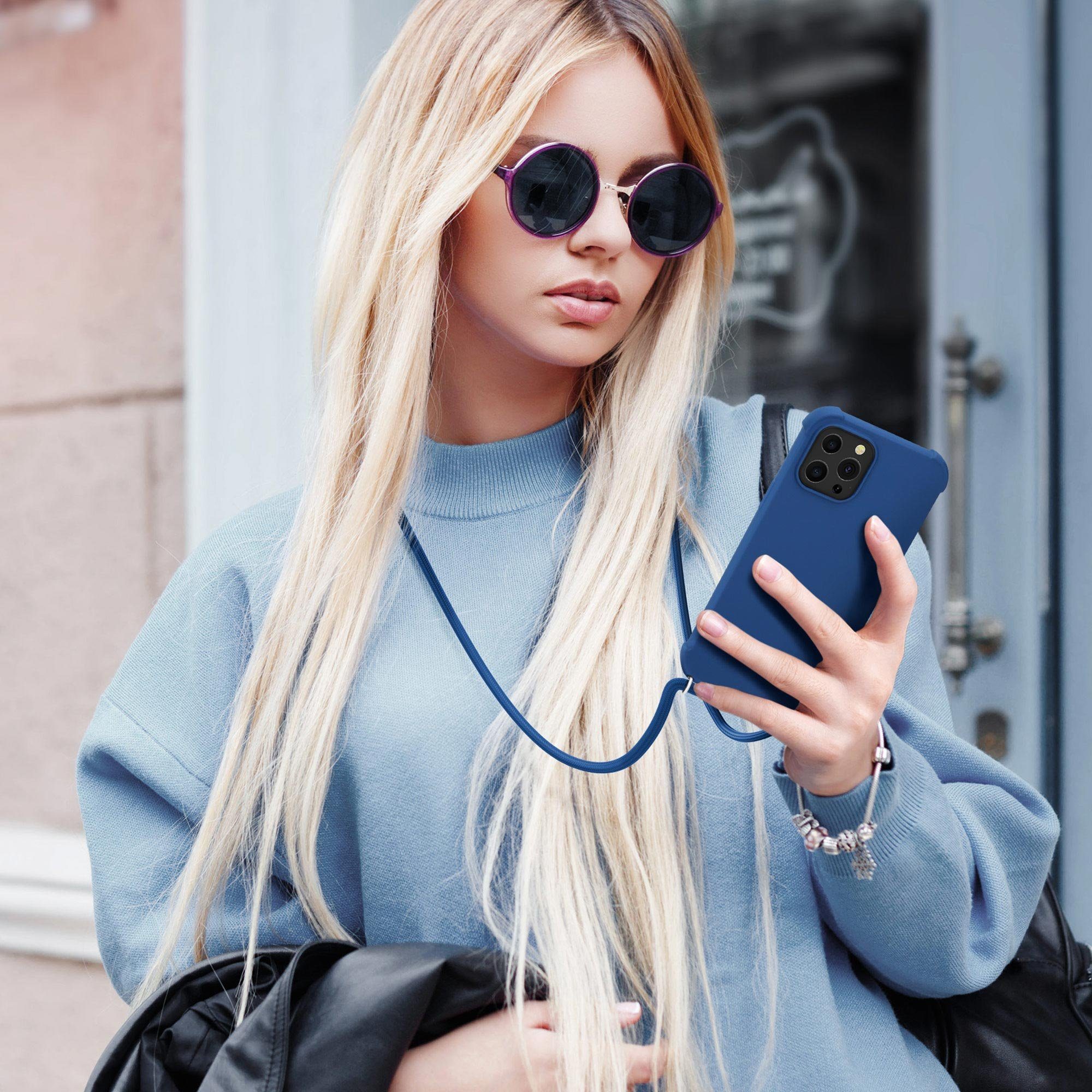 kwmobile Etui Hülle für Apple iPhone 13 Pro Max, mit Metall Kette zum Umhängen - Silikon Handy Cover Case Schutzhülle