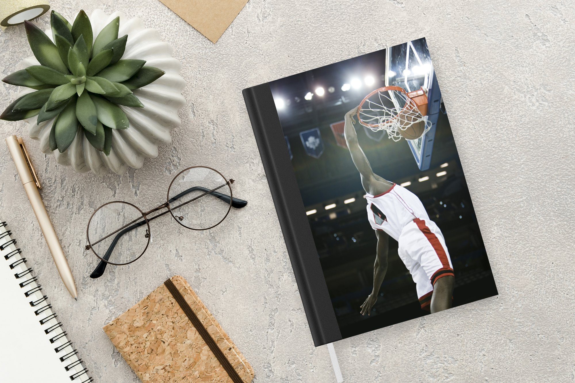 Basketballspieler MuchoWow 98 wirft den Haushaltsbuch Korb, Ein Ball Tagebuch, Journal, Seiten, Notizheft, Merkzettel, den Notizbuch A5, in
