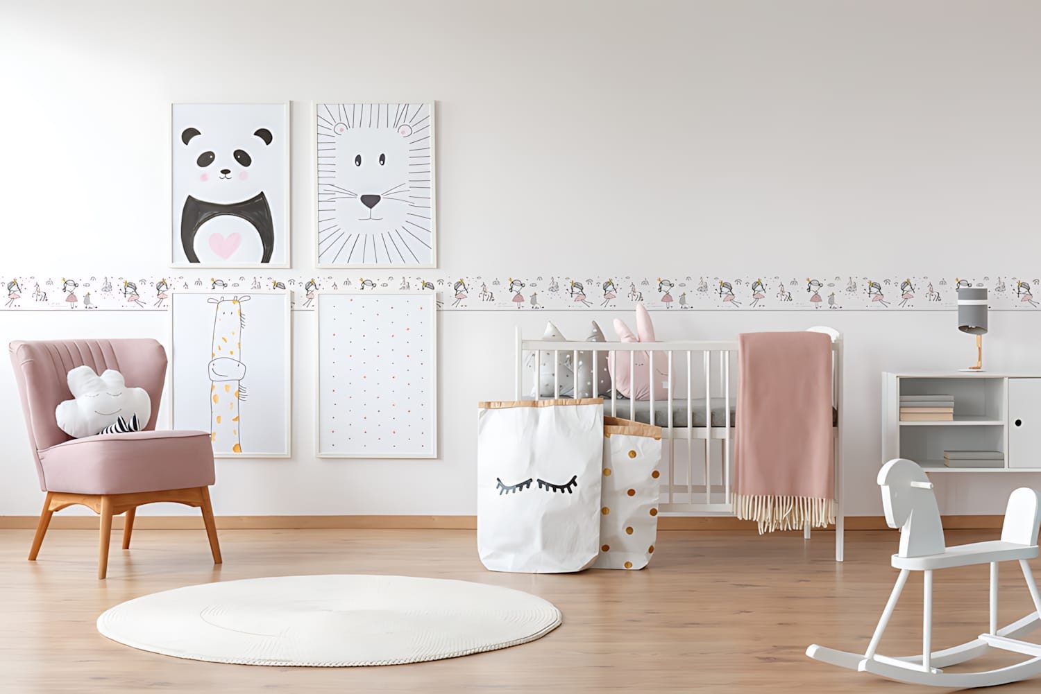 Profhome Bordüre 403755-GU Grafik Tapete Kindertapete matt rosa grau weiß 0,75 m2, leicht strukturiert, matt, (1 Rolle, 0,75 qm), selbstklebende Bordüre in pink