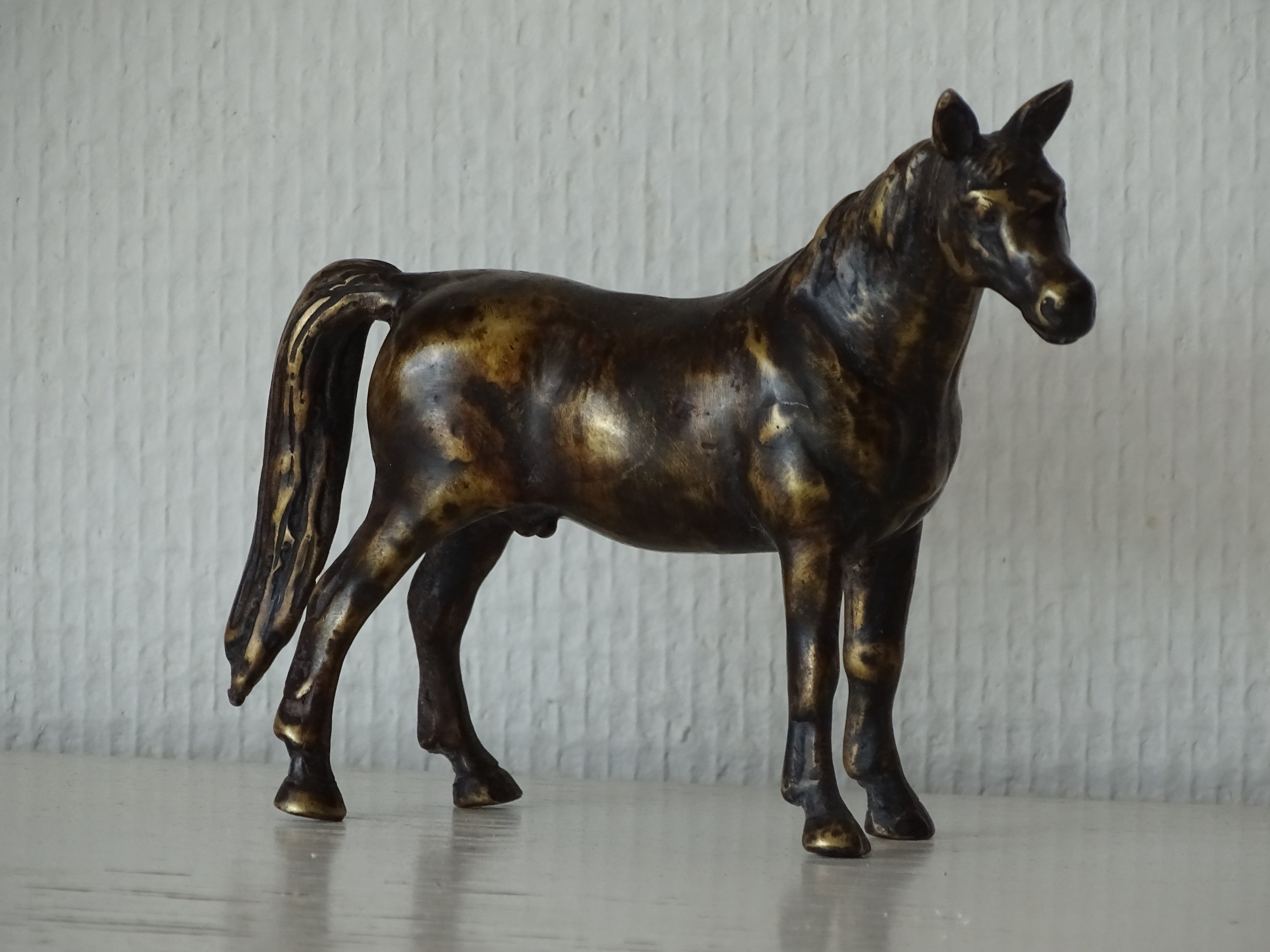 stehend IDYL Bronze-Skulptur Dekofigur IDYL Pferd