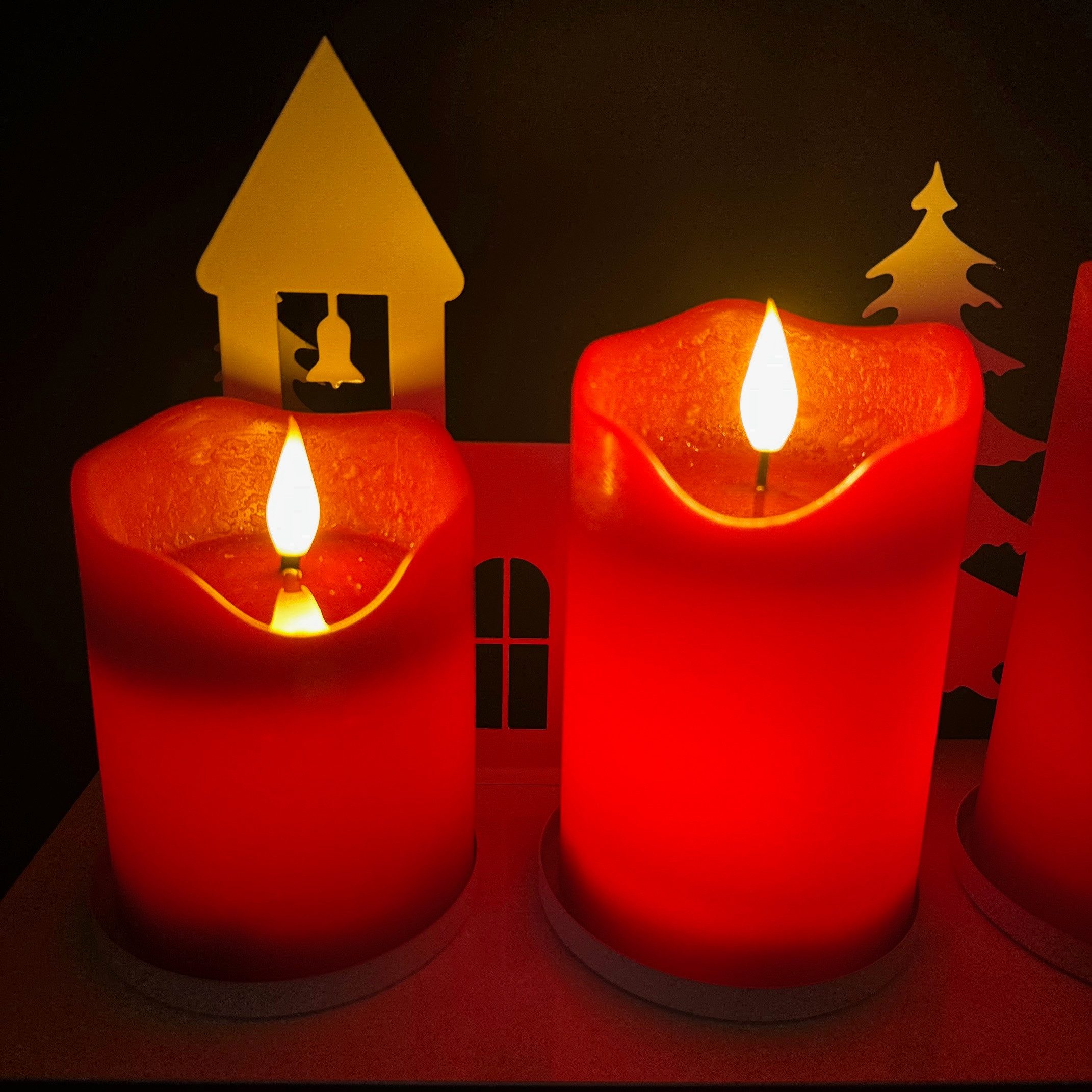 Online-Fuchs Kerzenhalter Winterdorf aus Metall - moderner Adventskranz in Weiß - Kerzenständer (für Stumpenkerzen, 40 cm lang), schlicht, modern zeitlos im Design