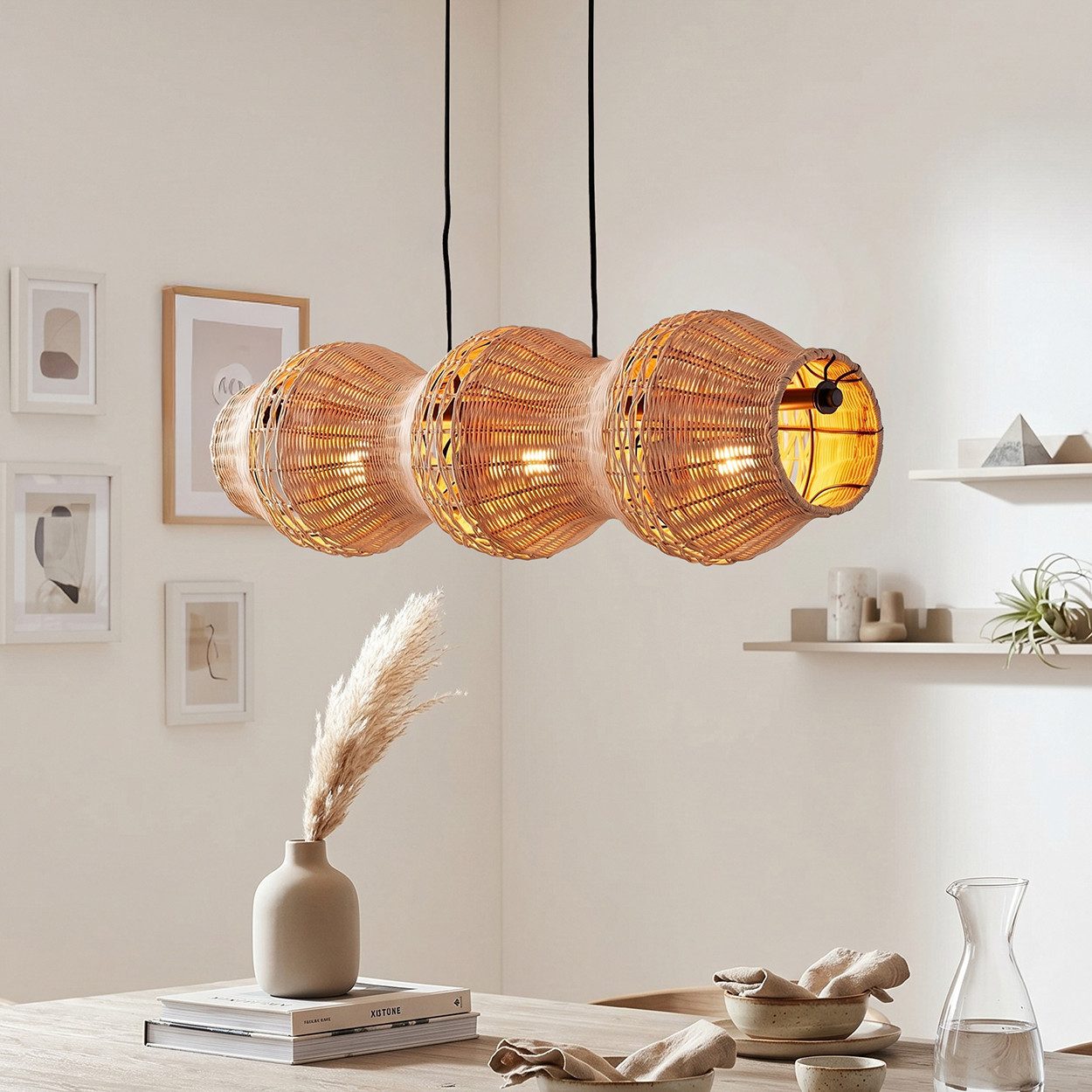 hofstein Pendelleuchte Hängelampe aus Metall/Rattan in Schwarz/Naturfarben, ohne Leuchtmittel, Hängeleuchte im skandinavischen Design, Boho-Style, max. 170 cm, 3xE27