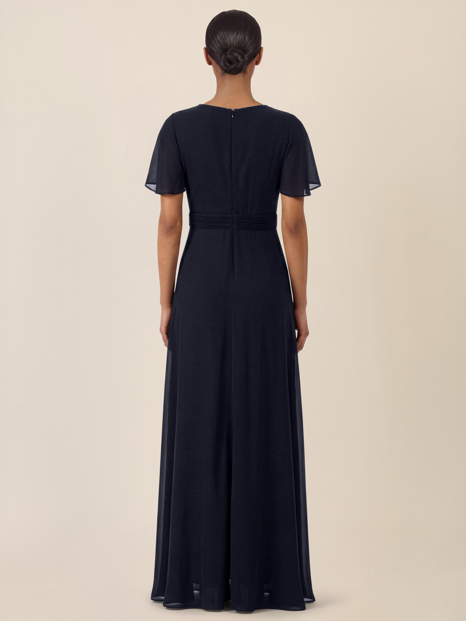 Apart Jumpsuit mit fließendem Beinverlauf