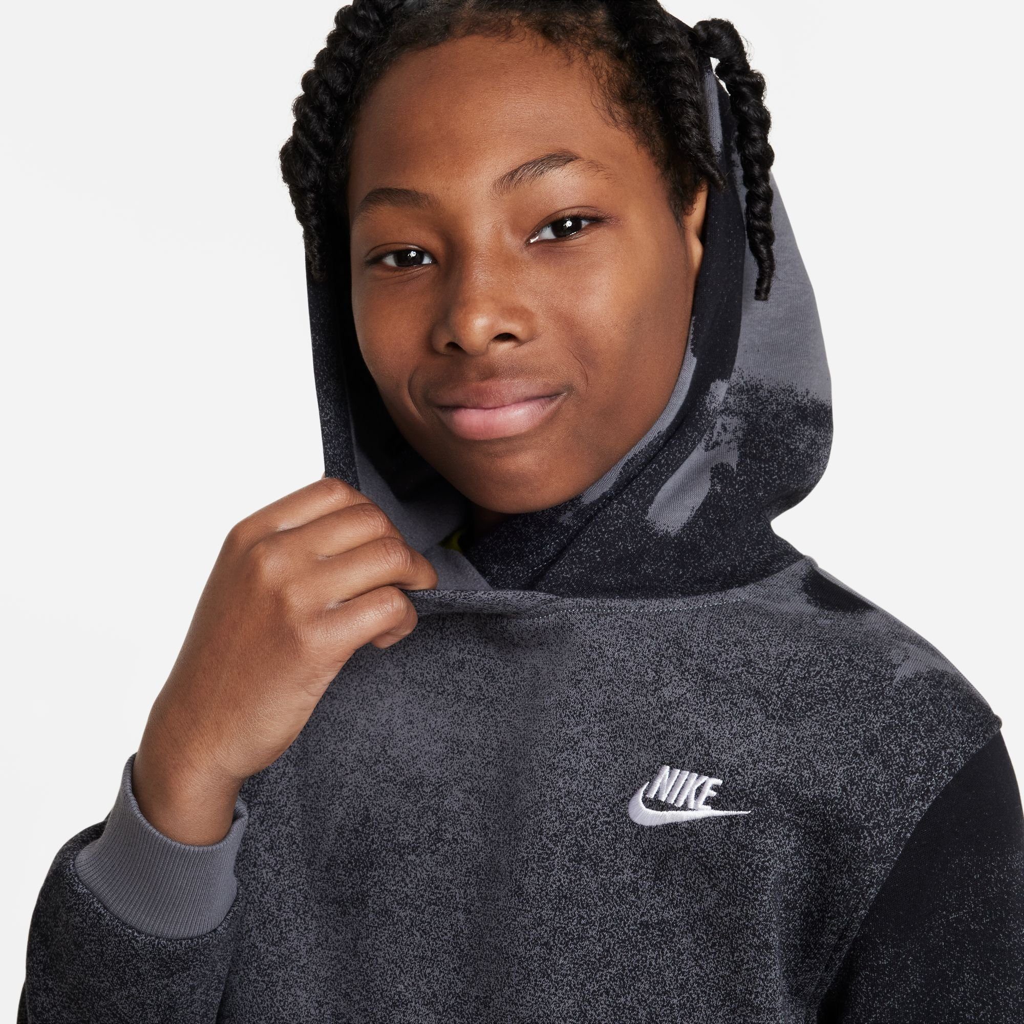 HOODIE Nike Sportswear BLACK/IRON FLEECE Kapuzensweatshirt PULLOVER KIDS' CLUB GREY/WHITE BIG