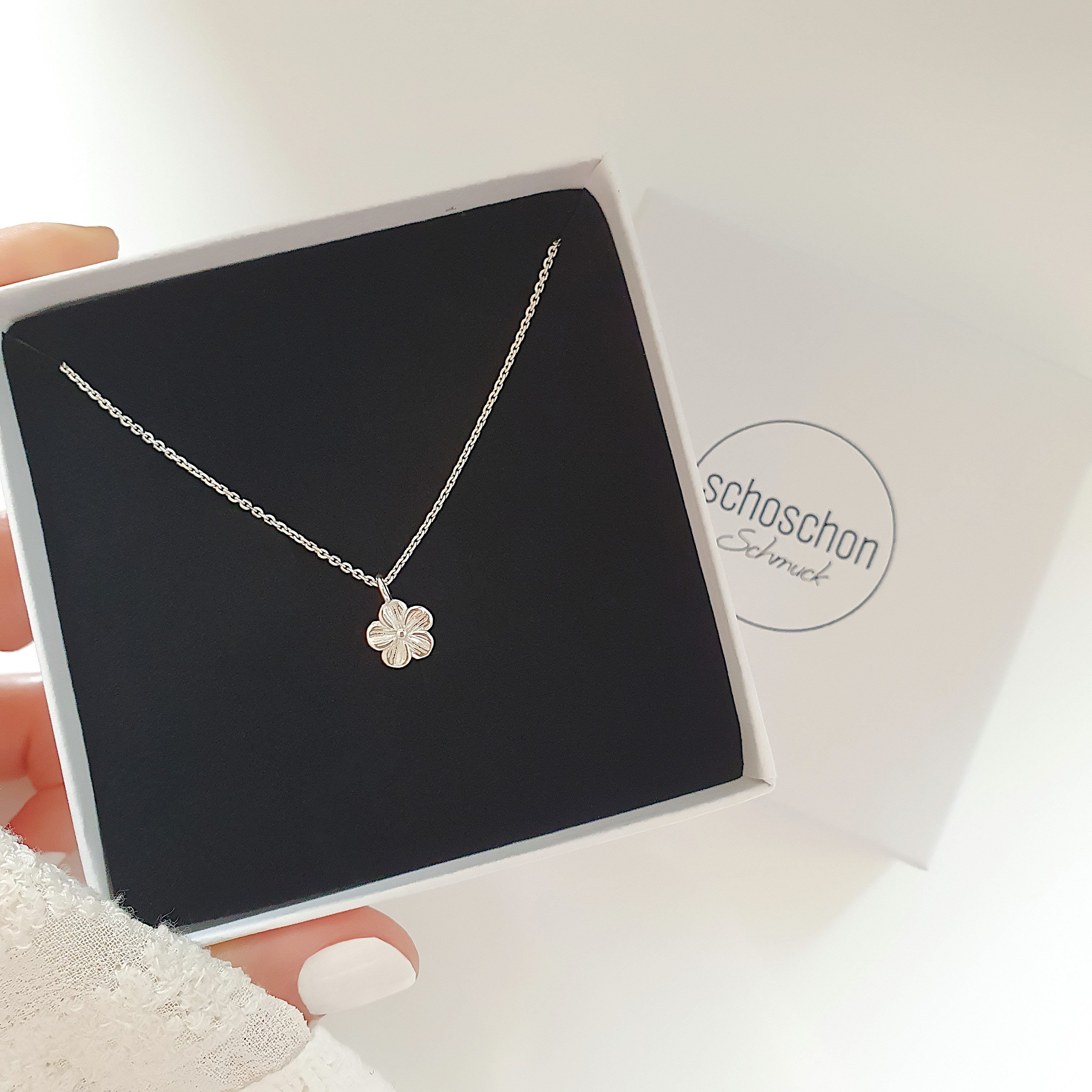 SCHOSCHON Kette mit Anhänger Kirschblüten (Blumenanhänger, zart), Floral günstig online kaufen