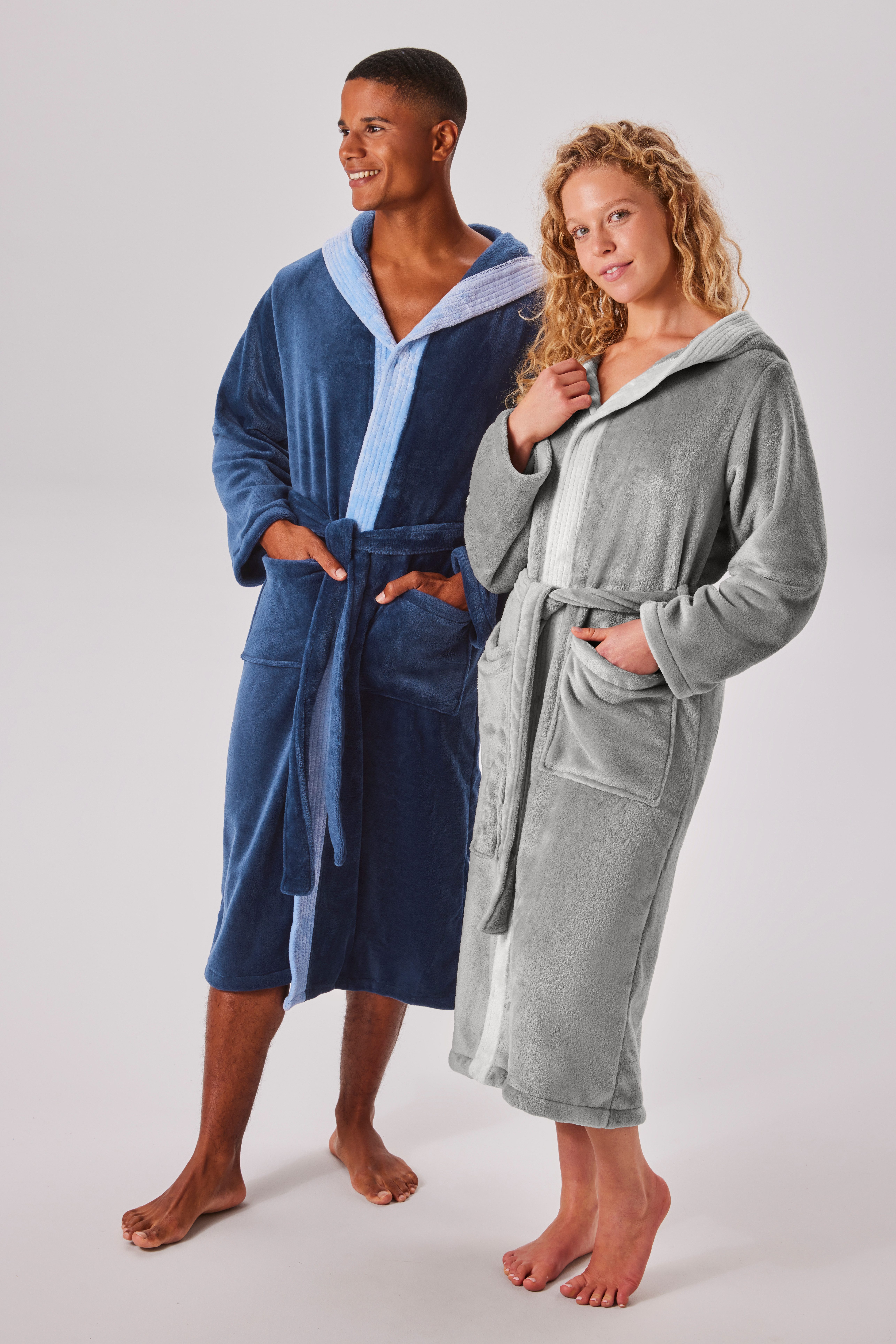 OTTO home Unisex-Bademantel Miia, ideal für Sauna, Spa & im Urlaub, Langform, Microfaser, Kapuze, Gürtel, weich und kuschelig, plüsch, für Damen und Herren, S-XL