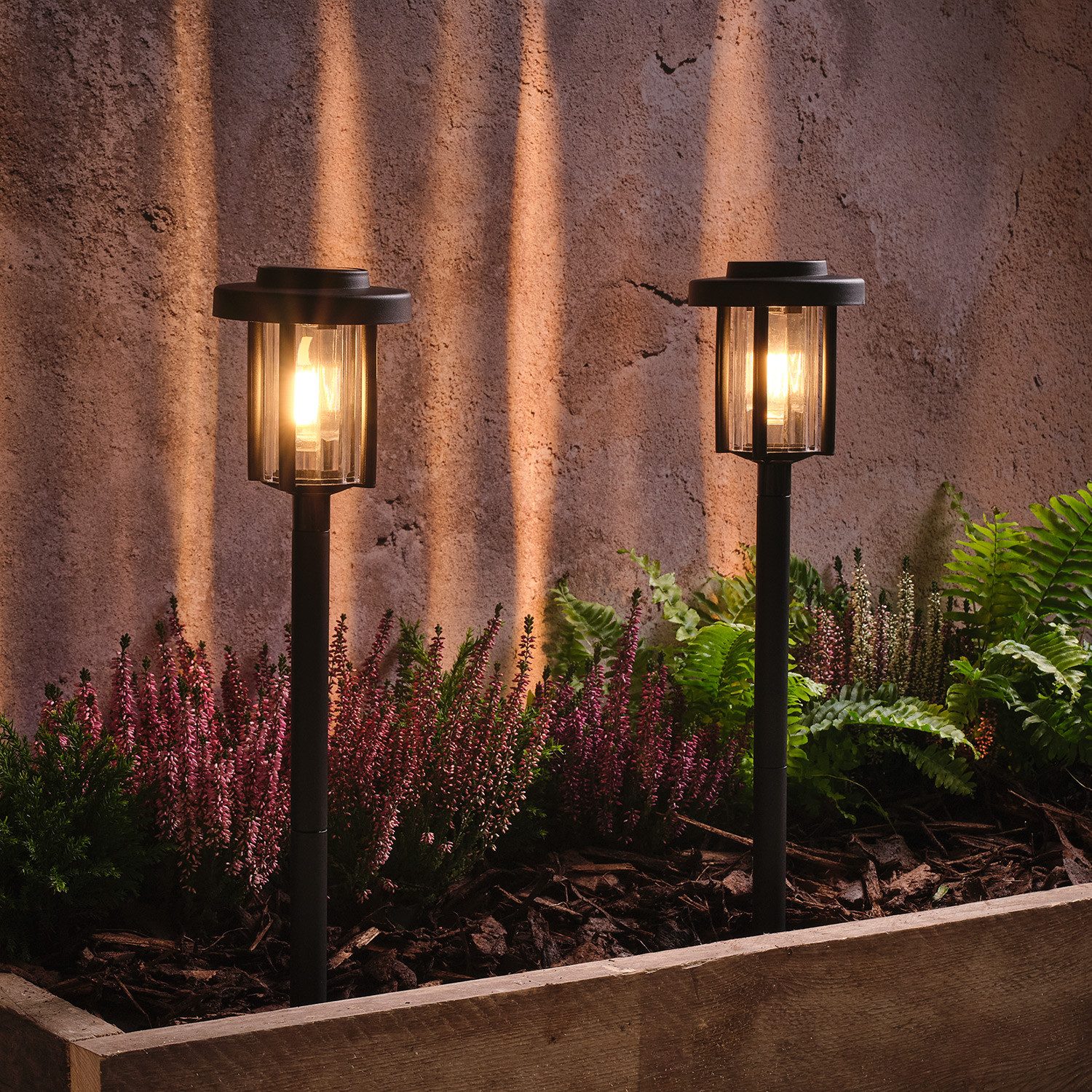 Lights4fun LED Gartenleuchte 2er-Set "Dartmoor" Solar-Gartensteckleuchten mit Filament-LED