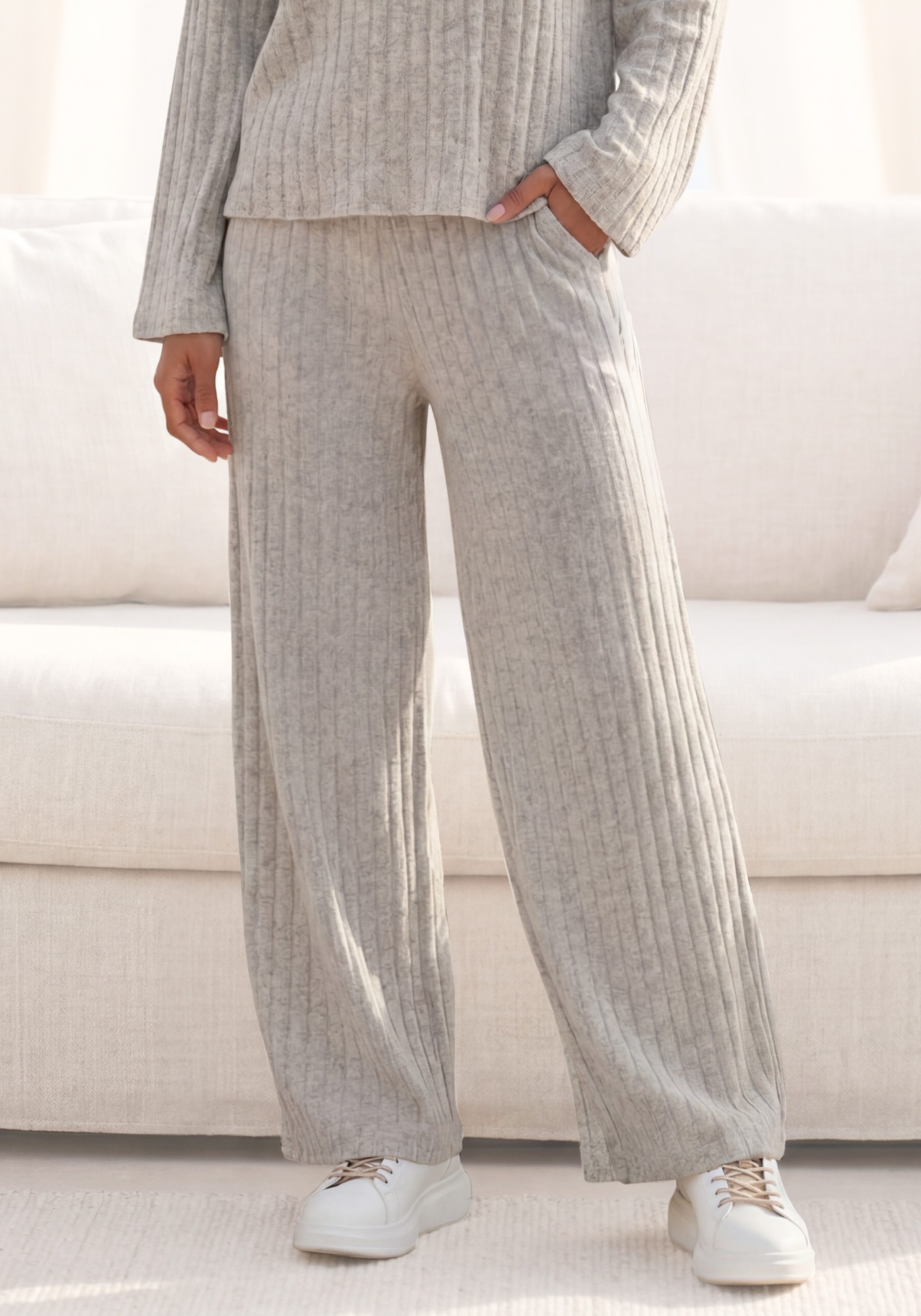Vivance by Lascana Schlupfhose aus kuscheliger Rippware mit flauschigem Griff Relaxhose aus Rippstoff, bequeme Loungehose, lässige Jerseyhose