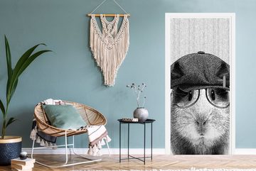 MuchoWow Türtapete Meerschweinchen - Baskenmütze - Brille - Hipster, Matt, bedruckt, (1 St), Fototapete für Tür, Türaufkleber, 75x205 cm