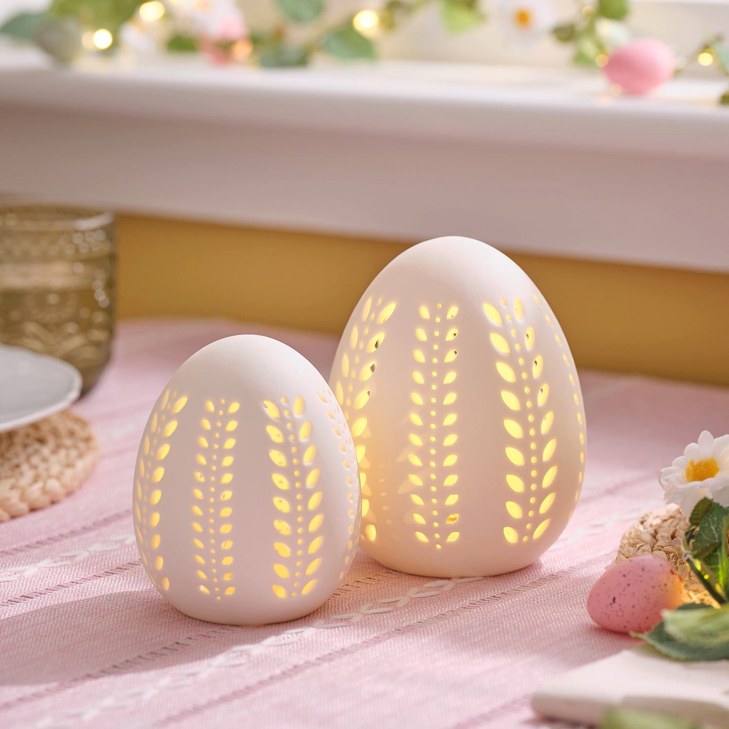 Lights4fun Osterei 2er Set LED-Porzellan-Eier mit Timer warmweiß