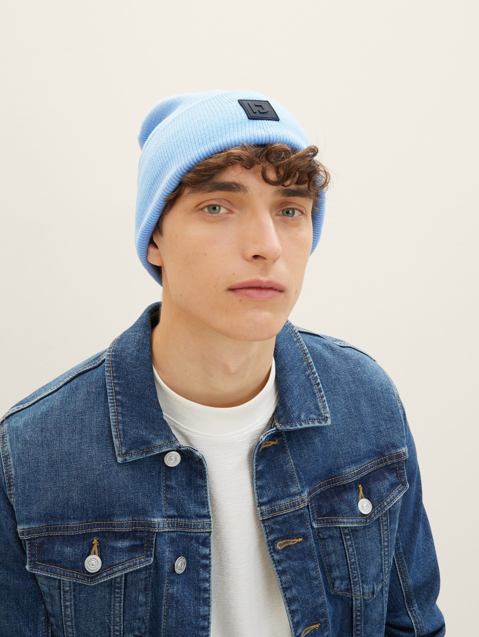 TOM TAILOR Denim Beanie Basic out mit washed Beanie middle recyceltem Polyacrylic blue