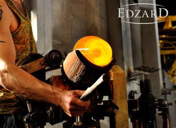 EDZARD Windlicht Zeus, H 25 cm, ø 18 cm, mundgeblasenes Kristallglas mit Platinrand, Kerzenhalter für Stumpenkerzen in dunkler Edition