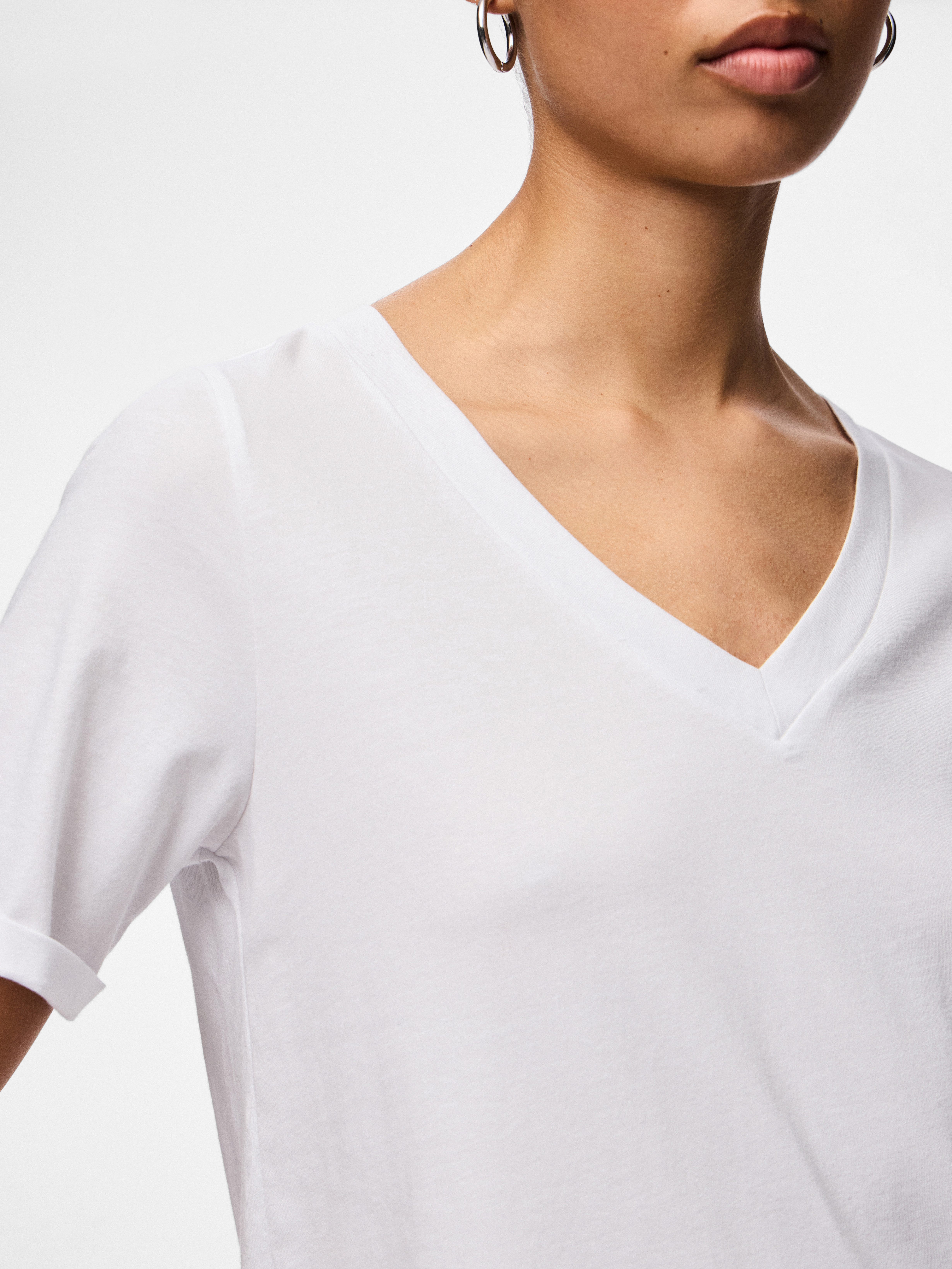 pieces Kurzarmshirt PCRIA SS V-NECK SOLID TEE JRS NOOS BC Baumwolle, regular fit