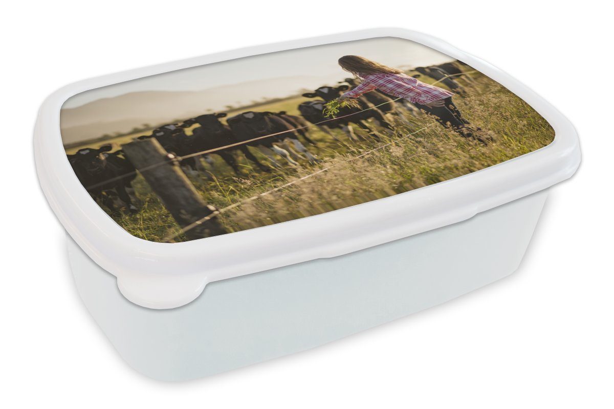 MuchoWow Lunchbox Mädchen - Kühe - Gras, Kunststoff, (2-tlg), Brotbox für Kinder und Erwachsene, Brotdose, für Jungs und Mädchen weiß | Lunchboxen