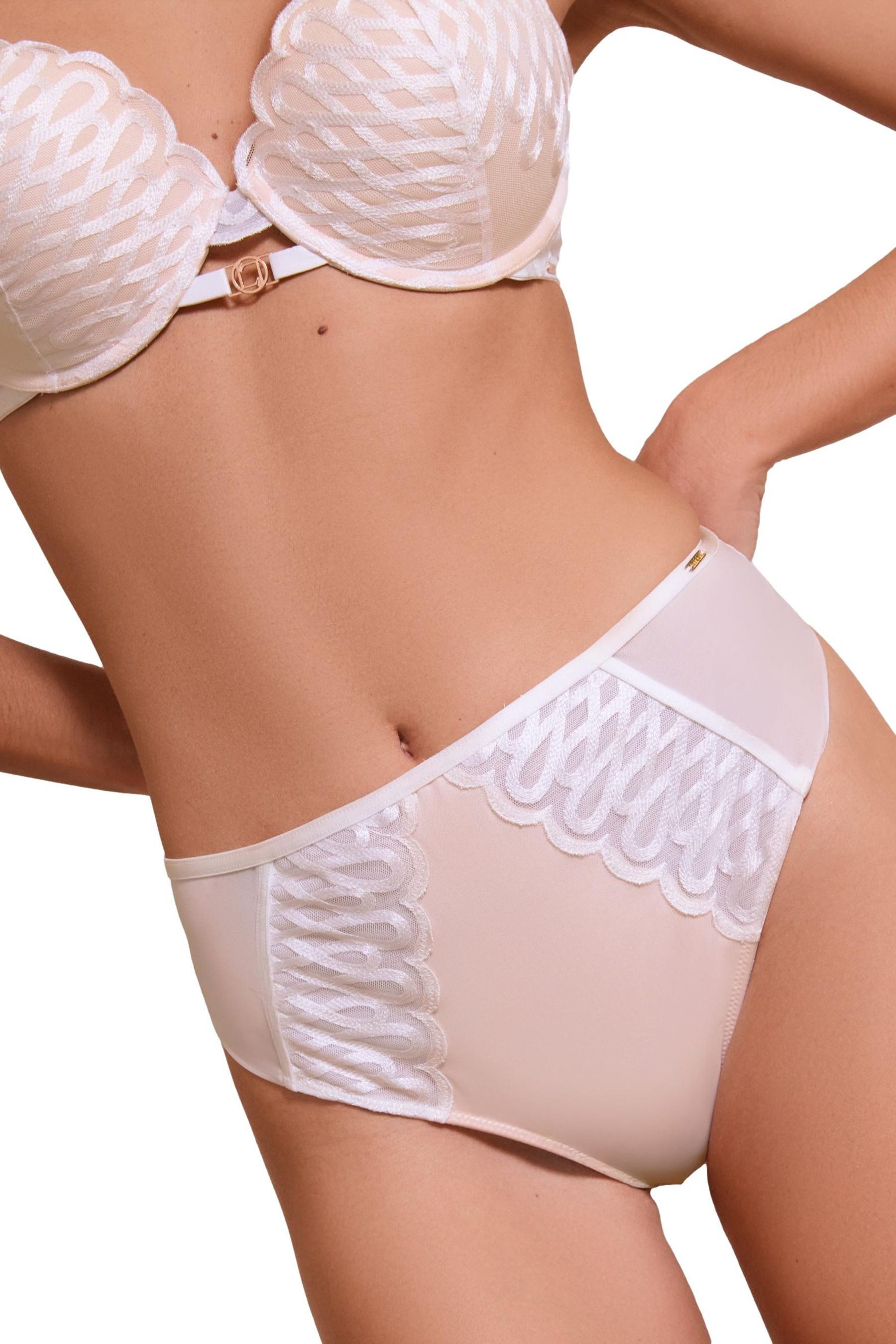 LIPSY High-Waist-Slip Lipsy Hochbund-Slip mit Stickerei (1-St)