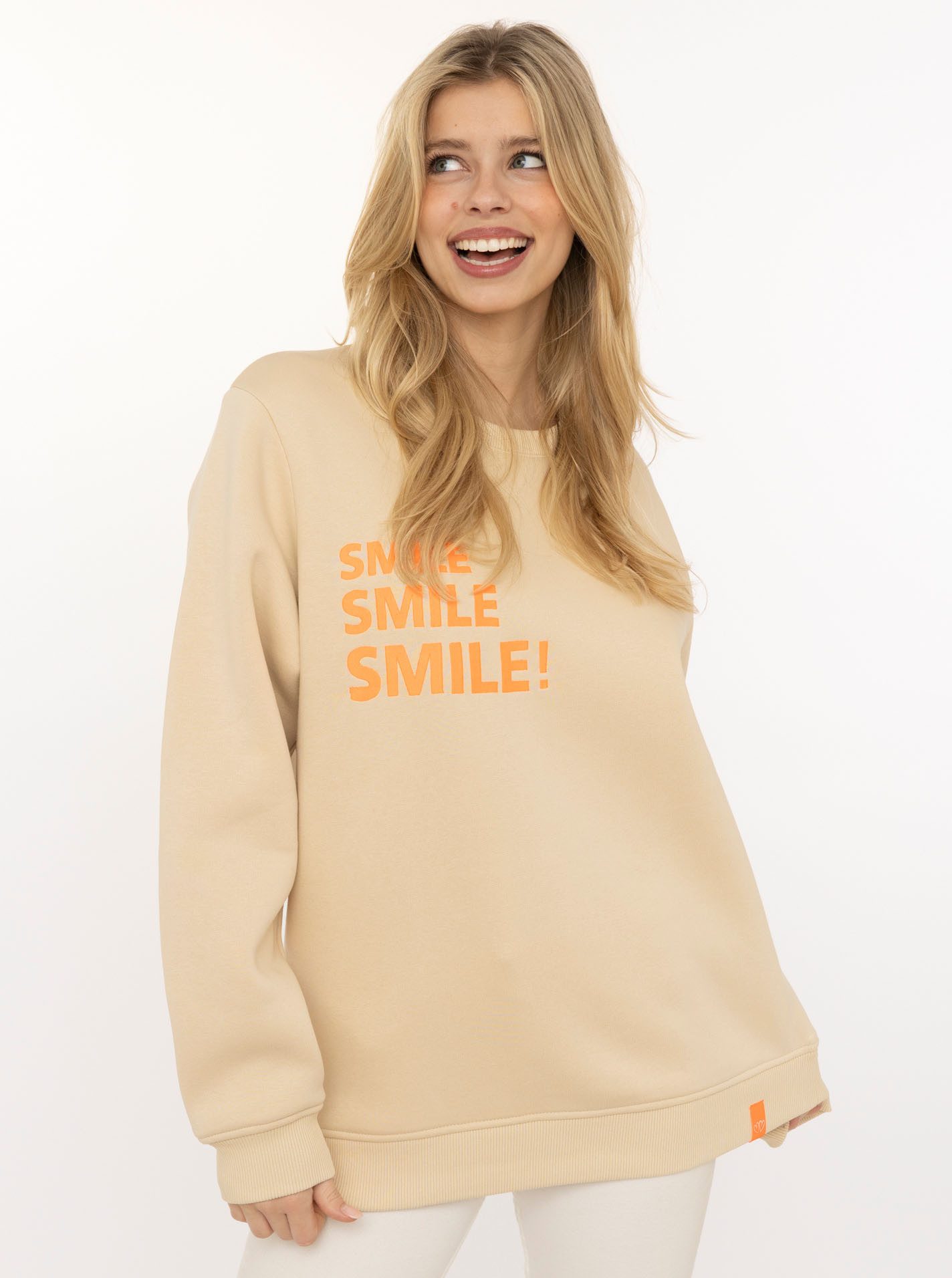 Zwillingsherz Hoodie "Smile Smile Smile" Rundhals, Stickerei in Neon, fröhliche Botschaft